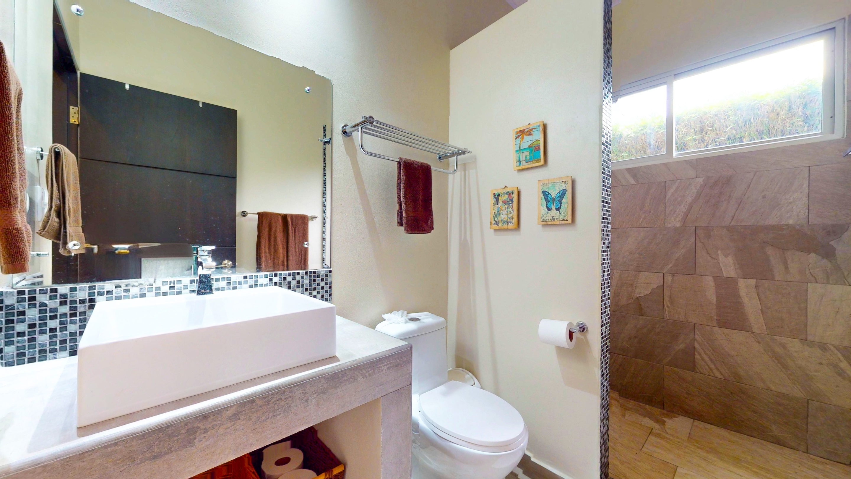 VILLA LUMA 3-BEDROOM HOUSE WITH PRIVATE POOL, IN THE HEART OF UVITA