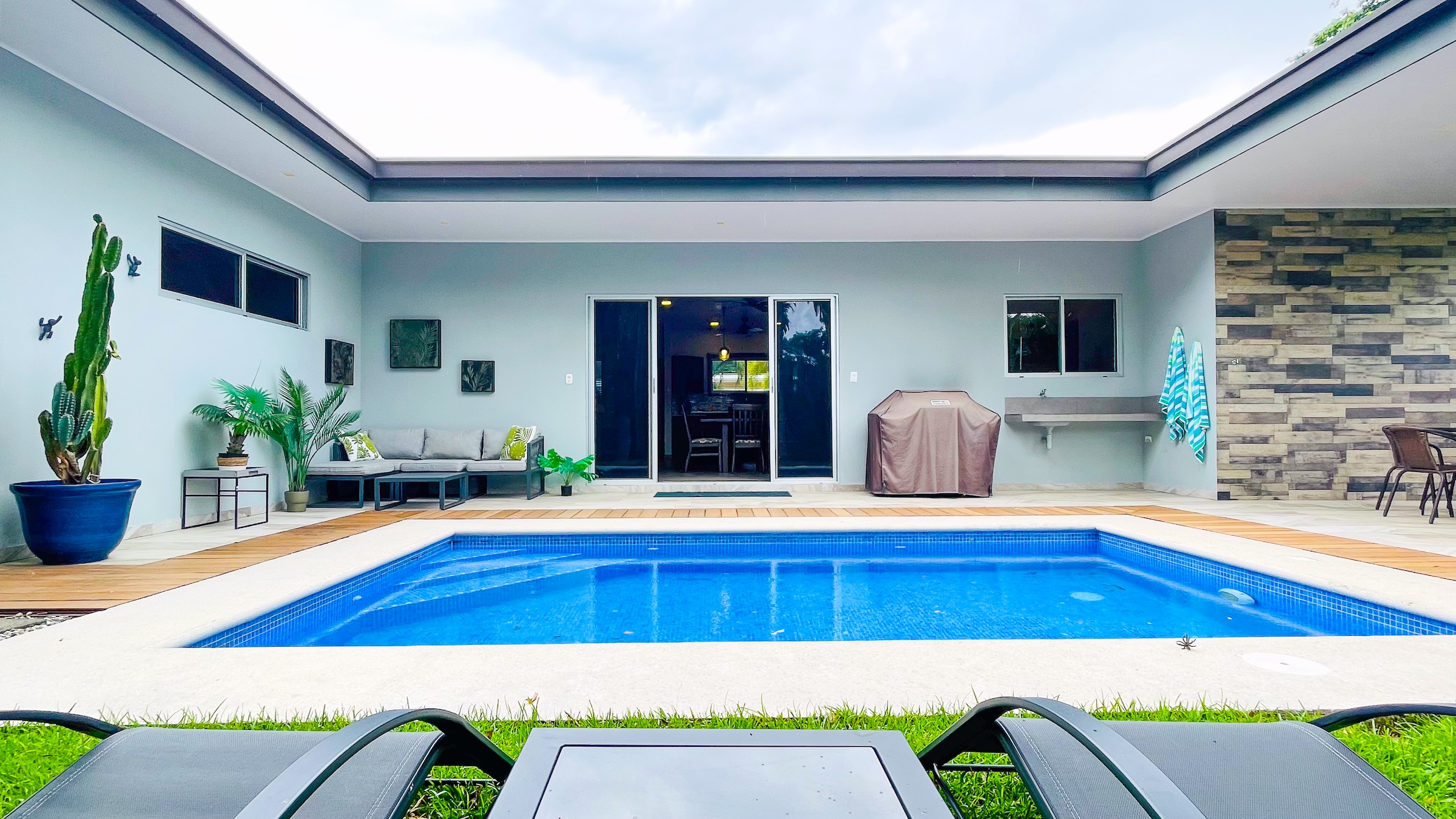 VILLA LUMA 3-BEDROOM HOUSE WITH PRIVATE POOL, IN THE HEART OF UVITA