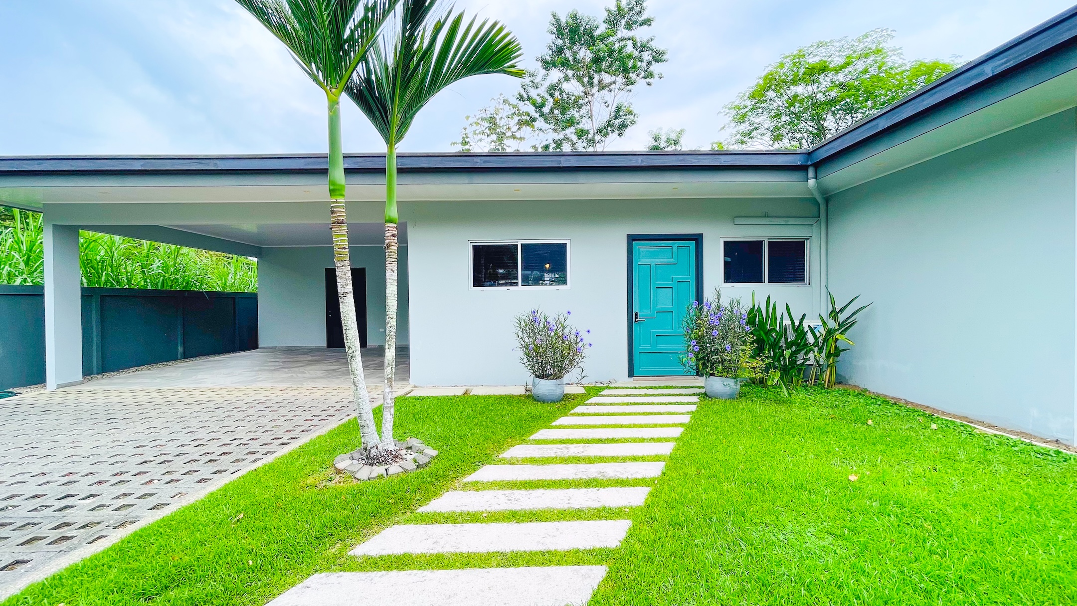 VILLA LUMA 3-BEDROOM HOUSE WITH PRIVATE POOL, IN THE HEART OF UVITA
