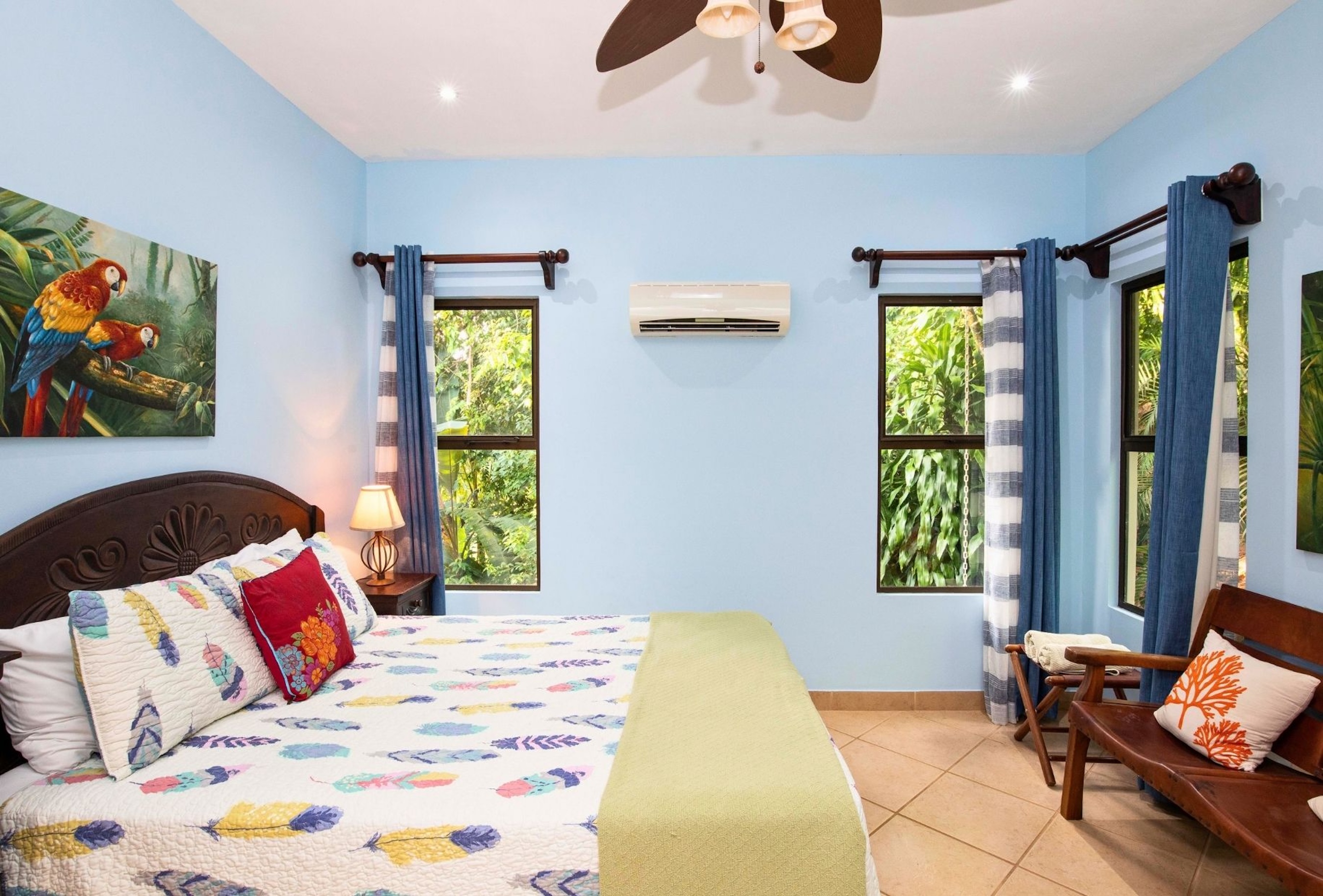 HOUSE WITH POOL AND INDEPENDENT APARTMENT, IN MANUEL ANTONIO