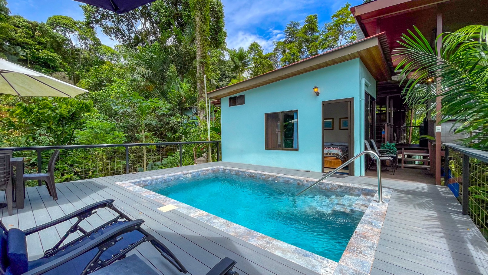 RENOVATED HOME WITH POOL, OCEAN VIEWS, AND ADDITIONAL LAND, IN CINCO VENTANAS, OJOCHAL
