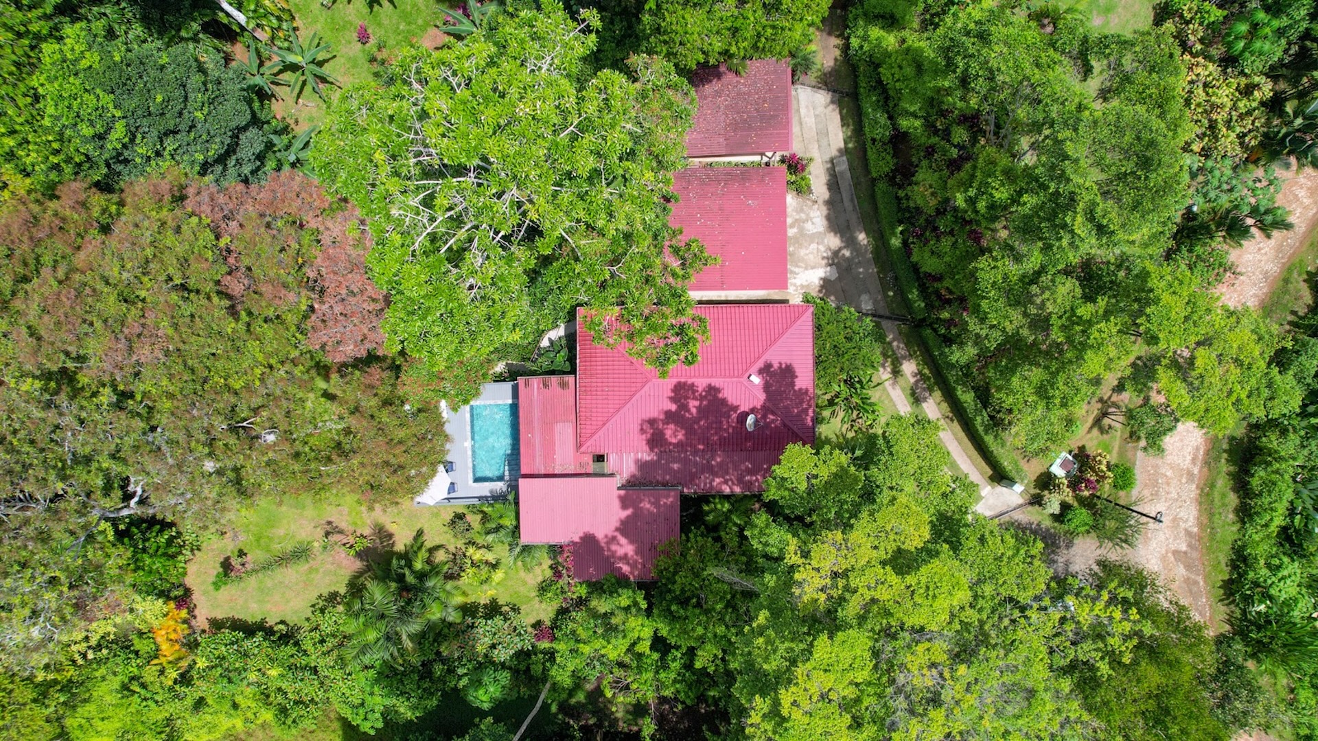 RENOVATED HOME WITH POOL, OCEAN VIEWS, AND ADDITIONAL LAND, IN CINCO VENTANAS, OJOCHAL