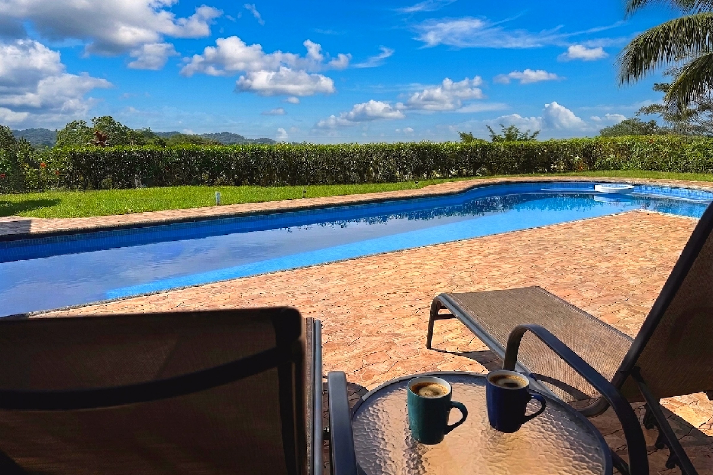 PRIVATE RESIDENCE WITH POOL AND PANORAMIC PACIFIC VIEWS, IN OJOCHAL