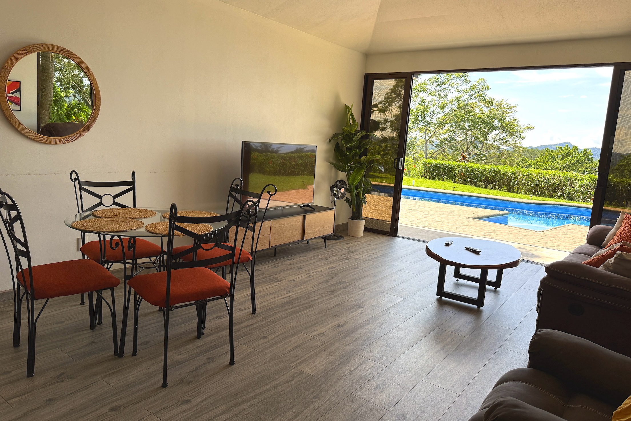 PRIVATE RESIDENCE WITH POOL AND PANORAMIC PACIFIC VIEWS, IN OJOCHAL