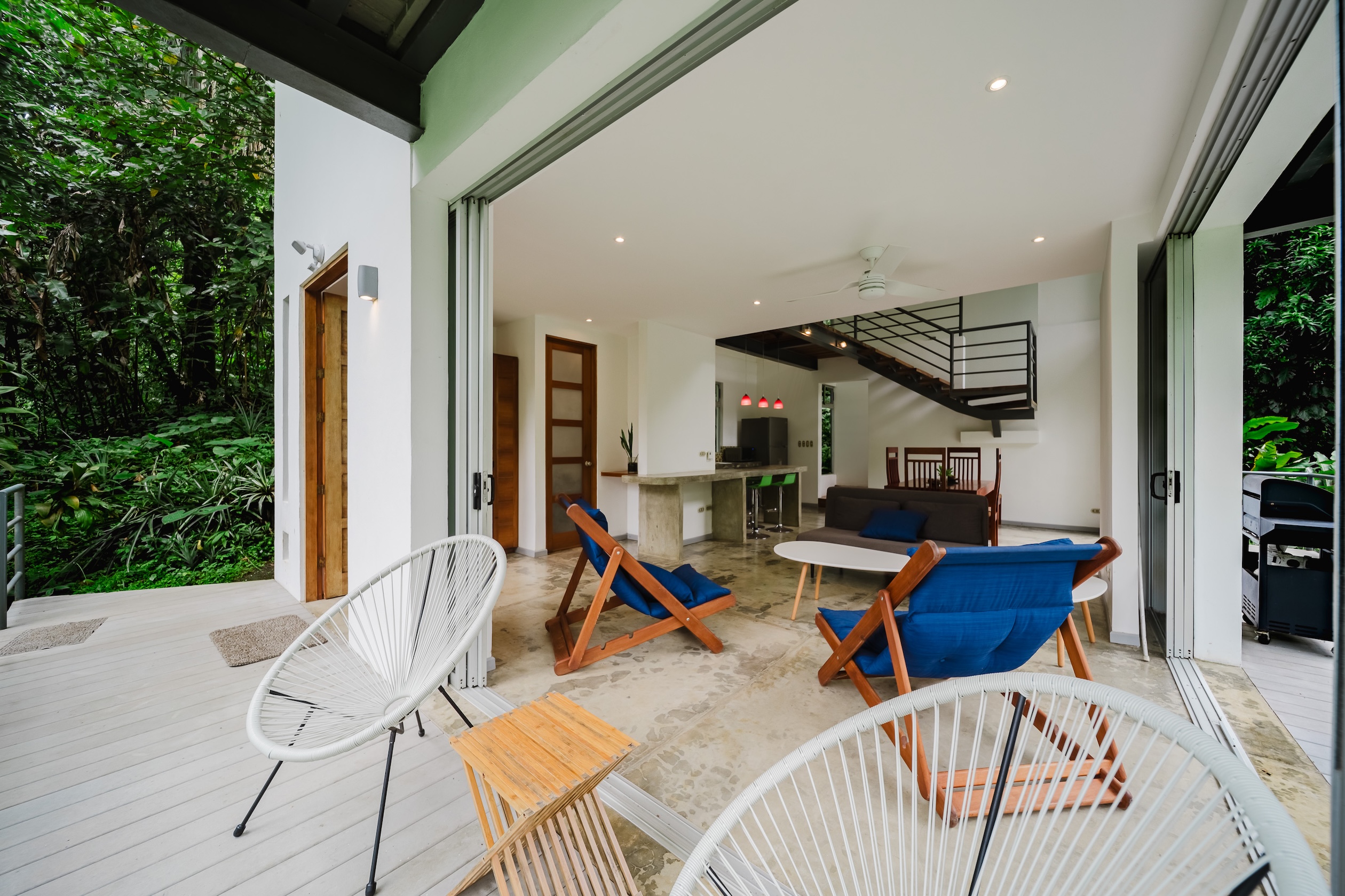 PRIVATE PROPERTY IN A GATED RESIDENTIAL COMMUNITY, SURROUNDED BY JUNGLE AND FEATURING THREE UNITS, IN MANUEL ANTONIO