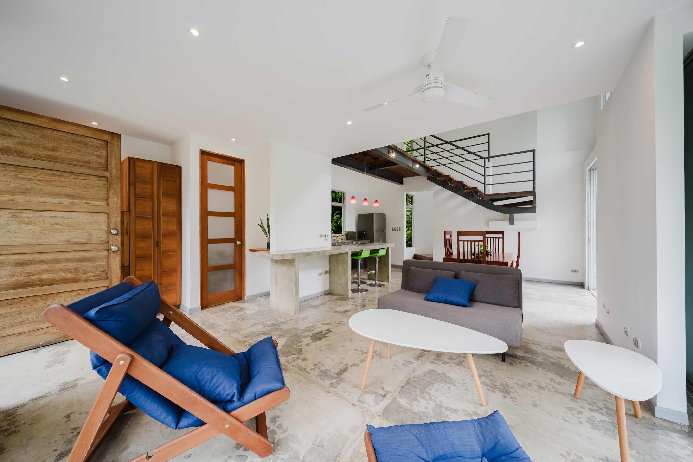 PRIVATE PROPERTY IN A GATED RESIDENTIAL COMMUNITY, SURROUNDED BY JUNGLE AND FEATURING THREE UNITS, IN MANUEL ANTONIO