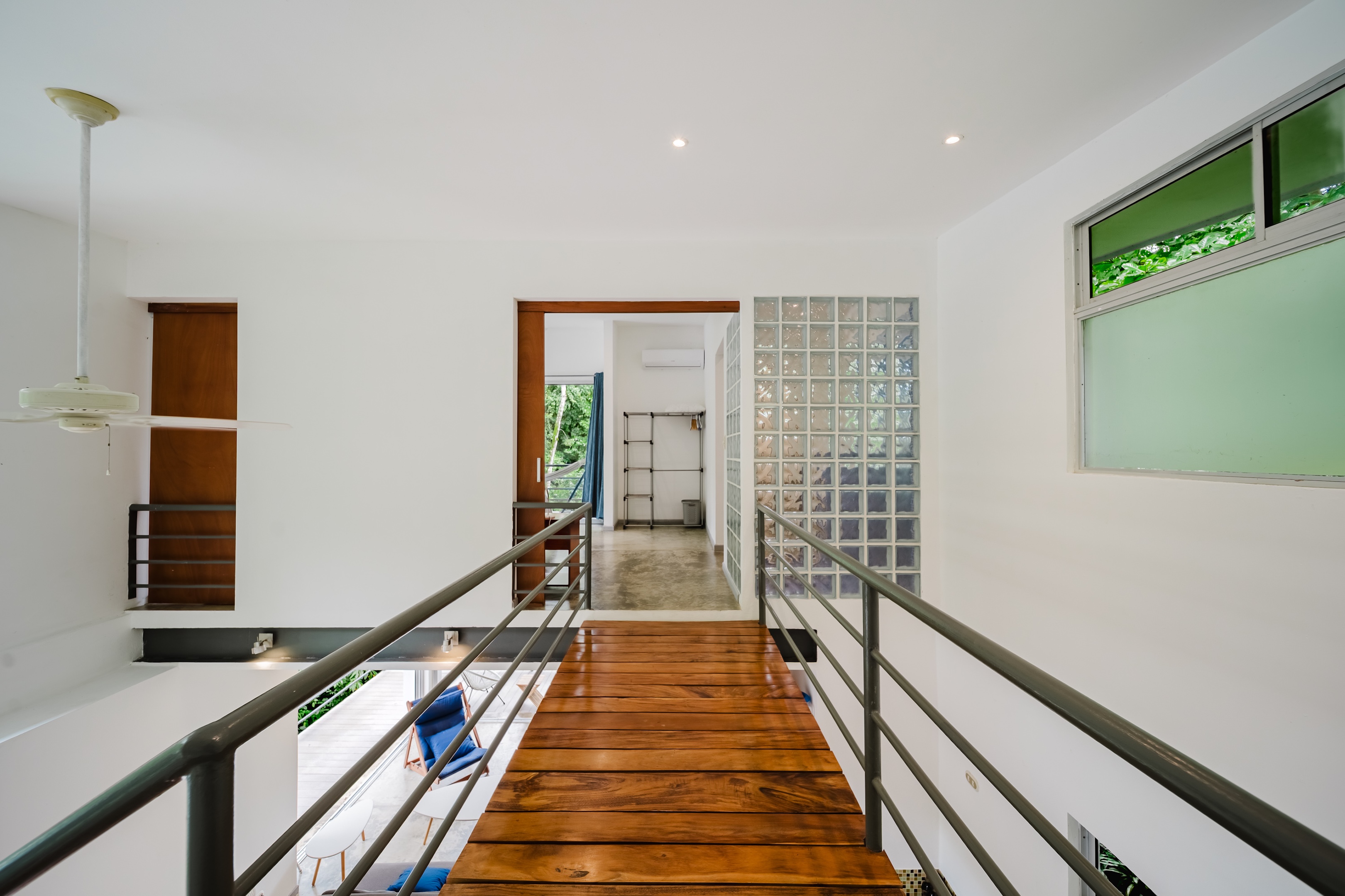 PRIVATE PROPERTY IN A GATED RESIDENTIAL COMMUNITY, SURROUNDED BY JUNGLE AND FEATURING THREE UNITS, IN MANUEL ANTONIO