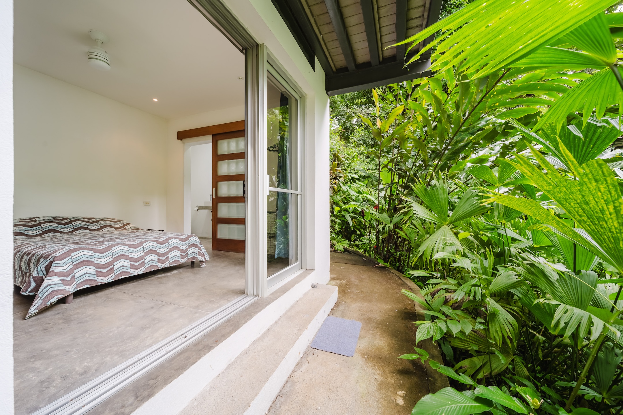 PRIVATE PROPERTY IN A GATED RESIDENTIAL COMMUNITY, SURROUNDED BY JUNGLE AND FEATURING THREE UNITS, IN MANUEL ANTONIO