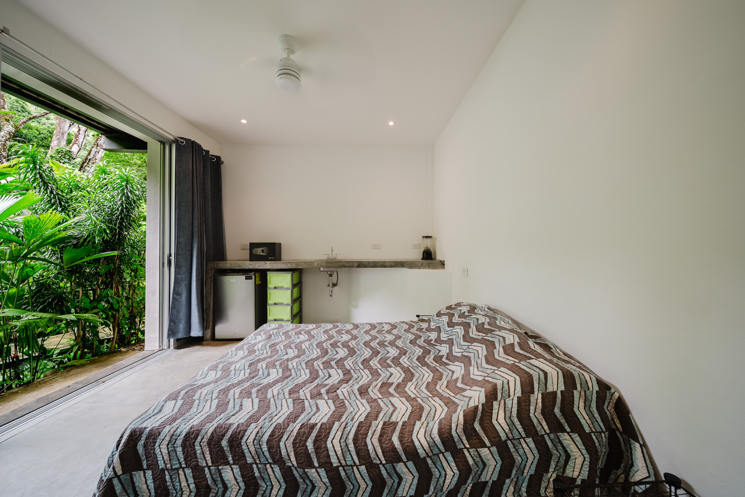 PRIVATE PROPERTY IN A GATED RESIDENTIAL COMMUNITY, SURROUNDED BY JUNGLE AND FEATURING THREE UNITS, IN MANUEL ANTONIO
