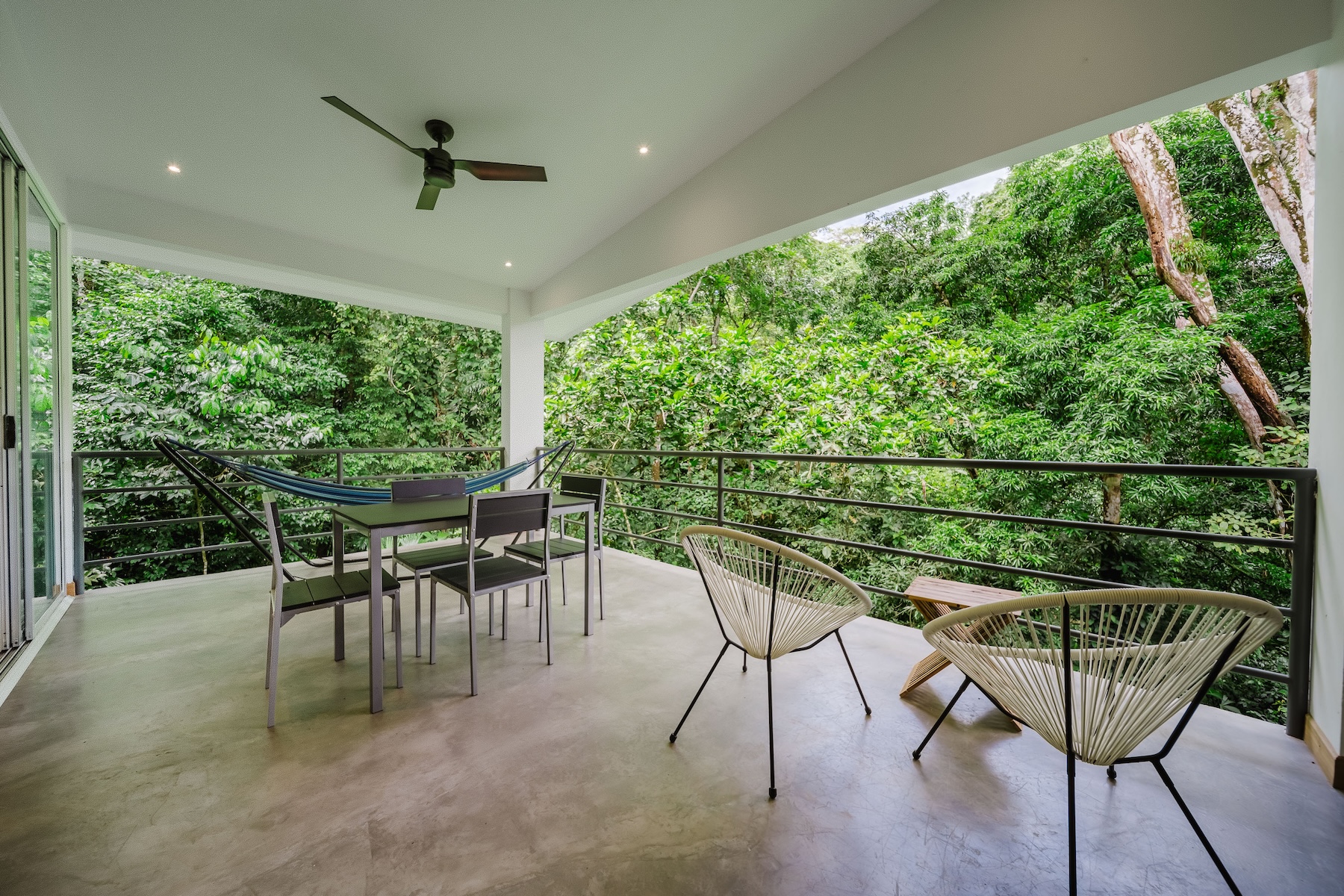 PRIVATE PROPERTY IN A GATED RESIDENTIAL COMMUNITY, SURROUNDED BY JUNGLE AND FEATURING THREE UNITS, IN MANUEL ANTONIO