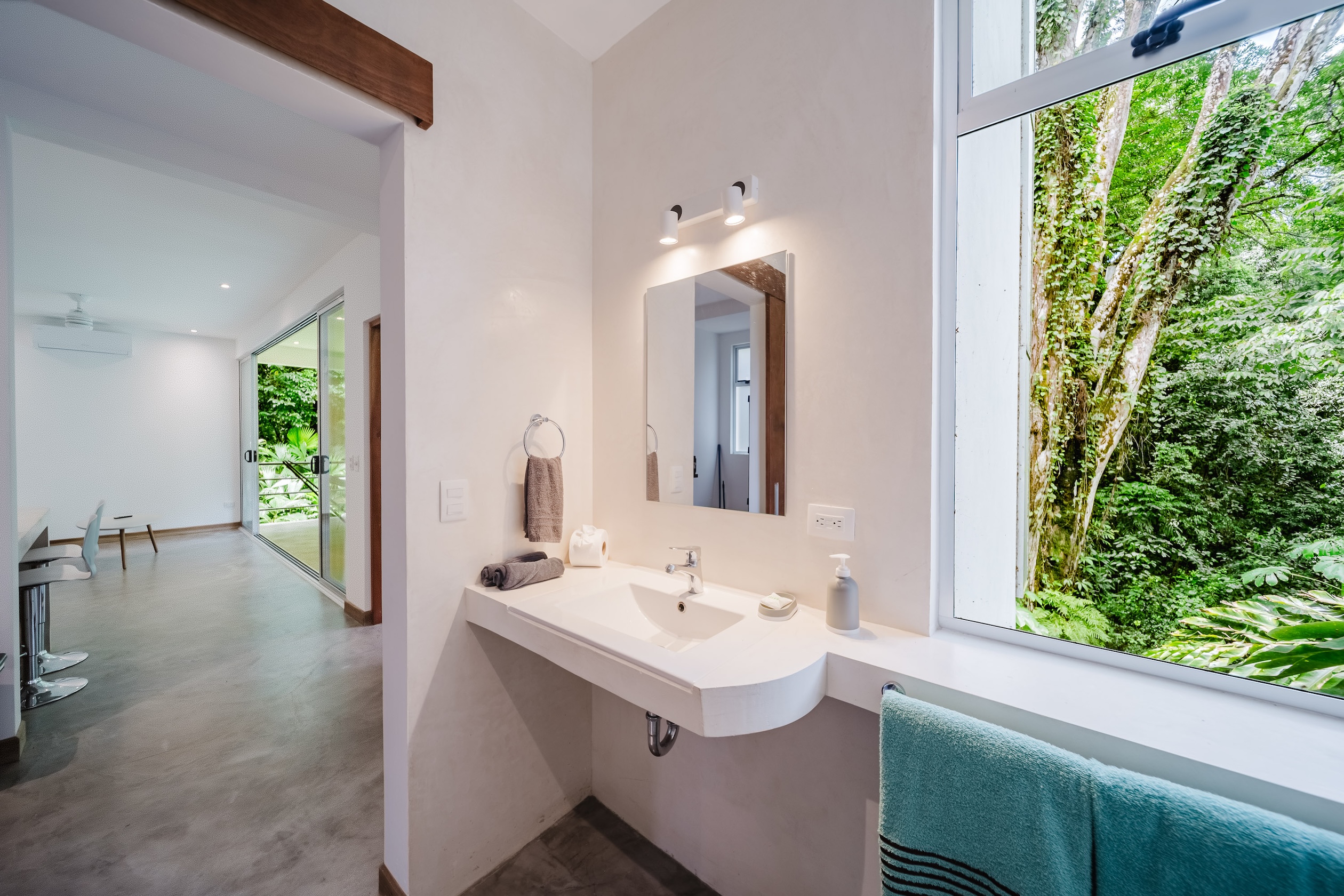 PRIVATE PROPERTY IN A GATED RESIDENTIAL COMMUNITY, SURROUNDED BY JUNGLE AND FEATURING THREE UNITS, IN MANUEL ANTONIO