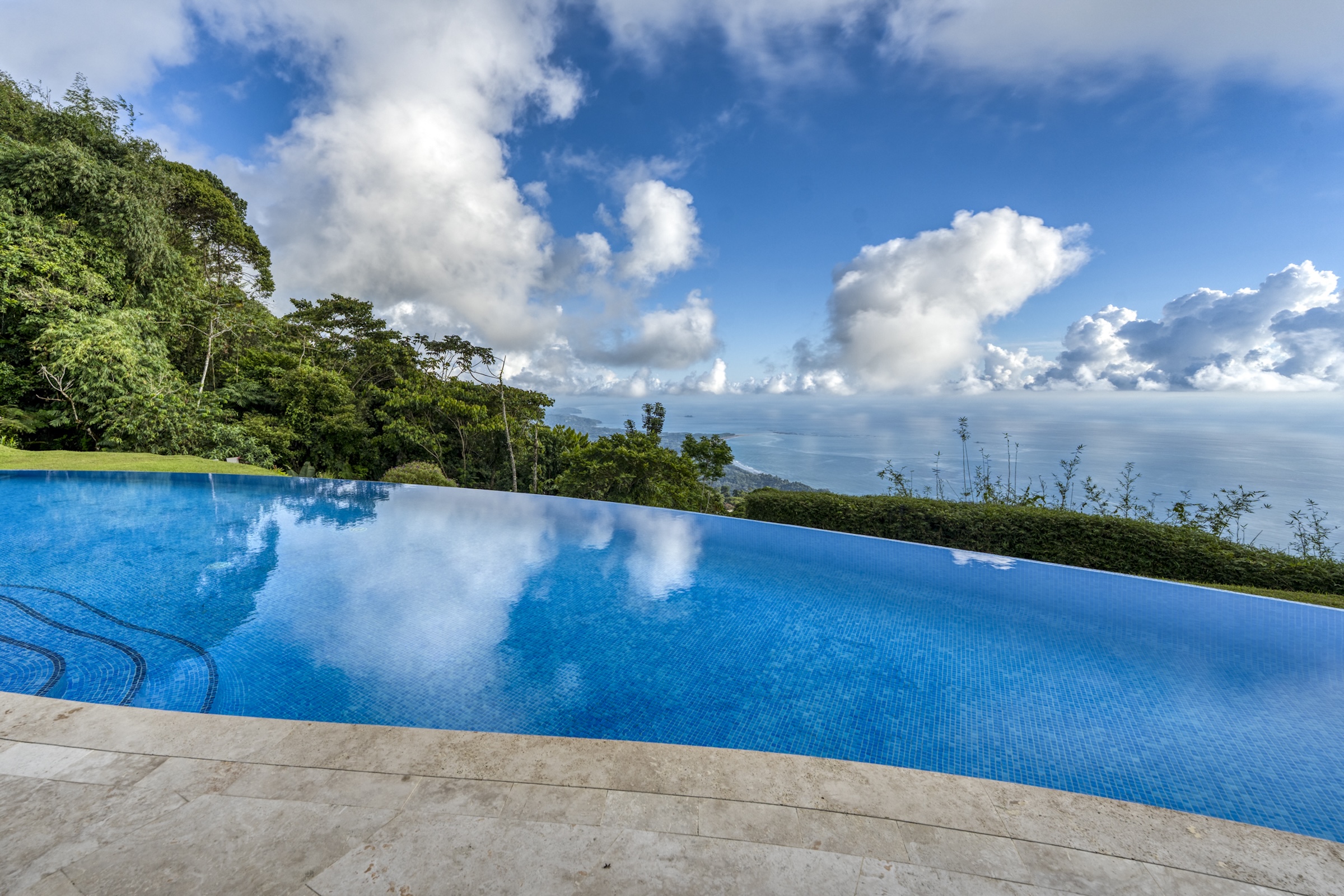 CASA LUZ LUXURY RESIDENCE WITH PANORAMIC OCEAN AND SUNSET VIEWS, IN COSTA VERDE – 3.21 ACRES