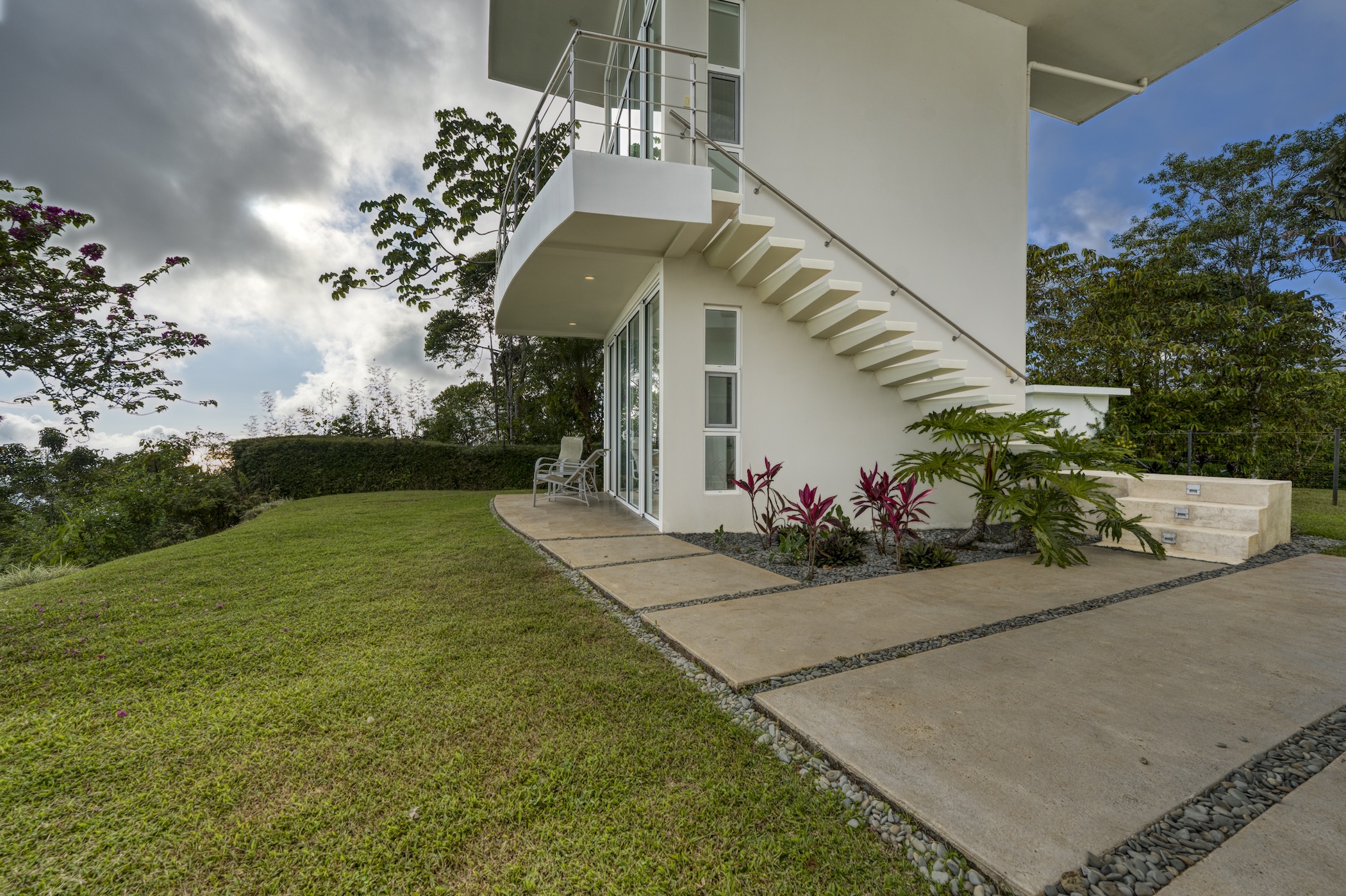 CASA LUZ LUXURY RESIDENCE WITH PANORAMIC OCEAN AND SUNSET VIEWS, IN COSTA VERDE – 3.21 ACRES