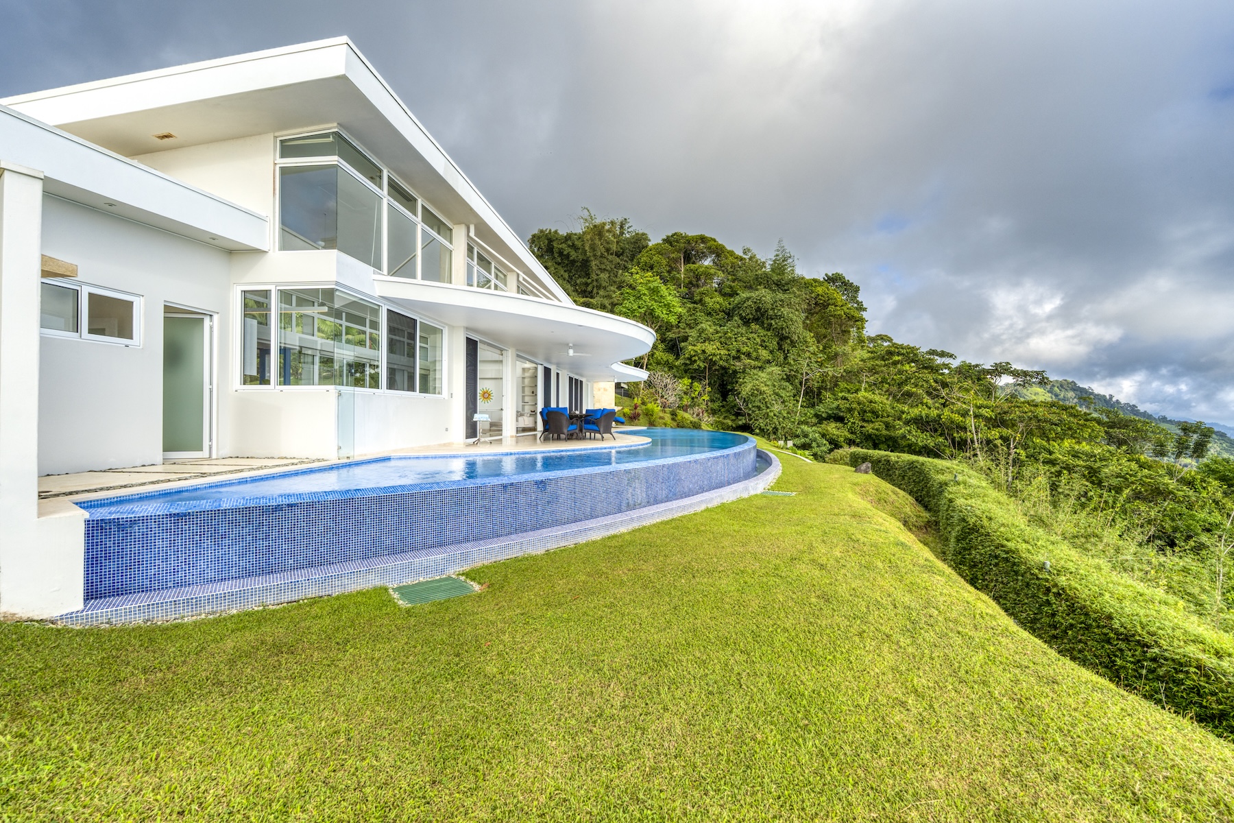 CASA LUZ LUXURY RESIDENCE WITH PANORAMIC OCEAN AND SUNSET VIEWS, IN COSTA VERDE – 3.21 ACRES
