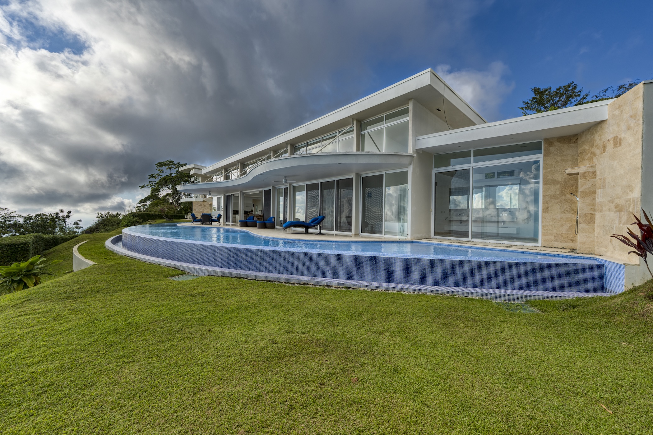 CASA LUZ LUXURY RESIDENCE WITH PANORAMIC OCEAN AND SUNSET VIEWS, IN COSTA VERDE – 3.21 ACRES