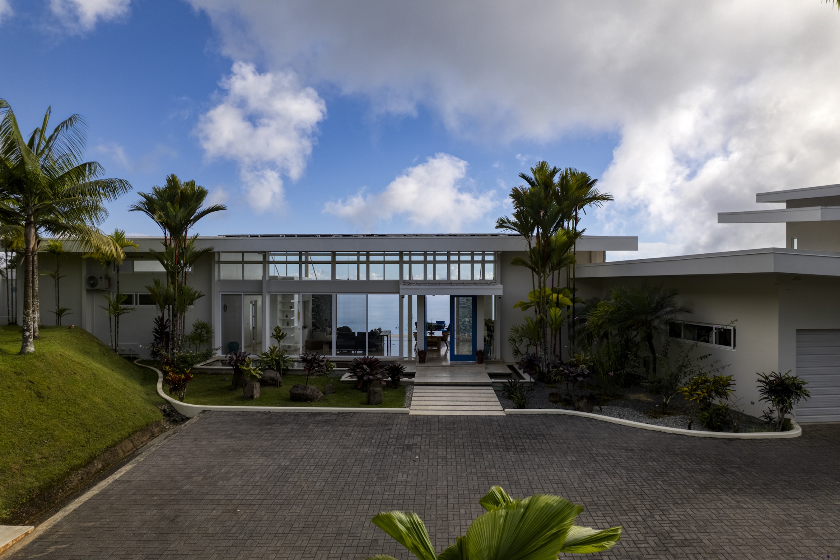 CASA LUZ LUXURY RESIDENCE WITH PANORAMIC OCEAN AND SUNSET VIEWS, IN COSTA VERDE – 3.21 ACRES