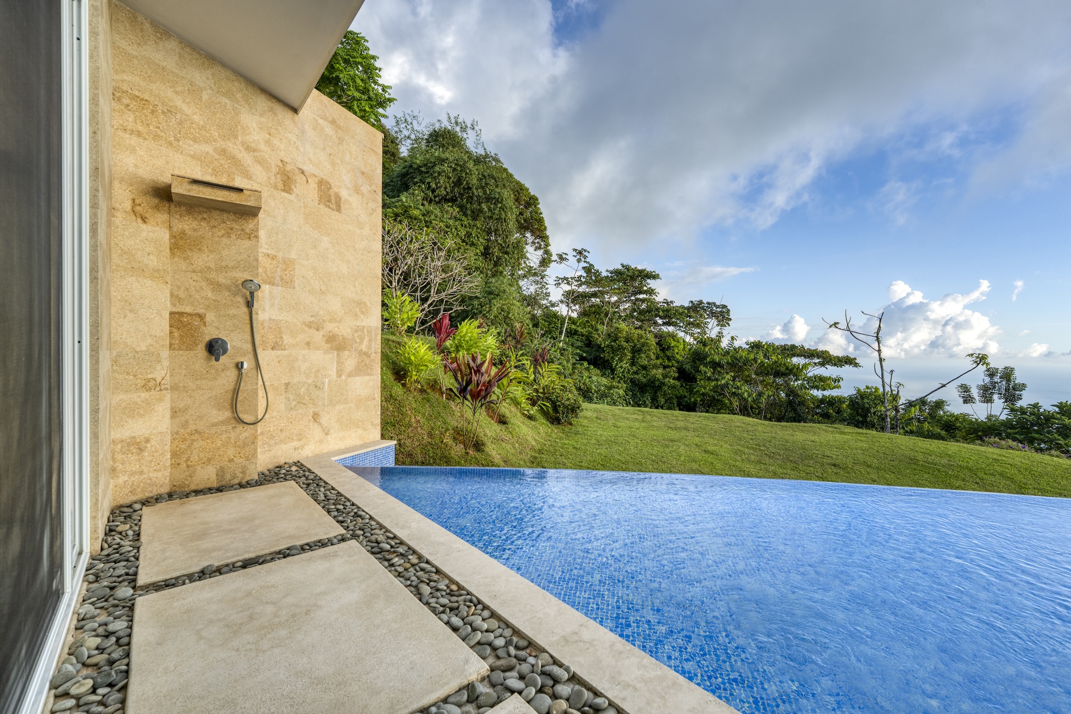 CASA LUZ LUXURY RESIDENCE WITH PANORAMIC OCEAN AND SUNSET VIEWS, IN COSTA VERDE – 3.21 ACRES