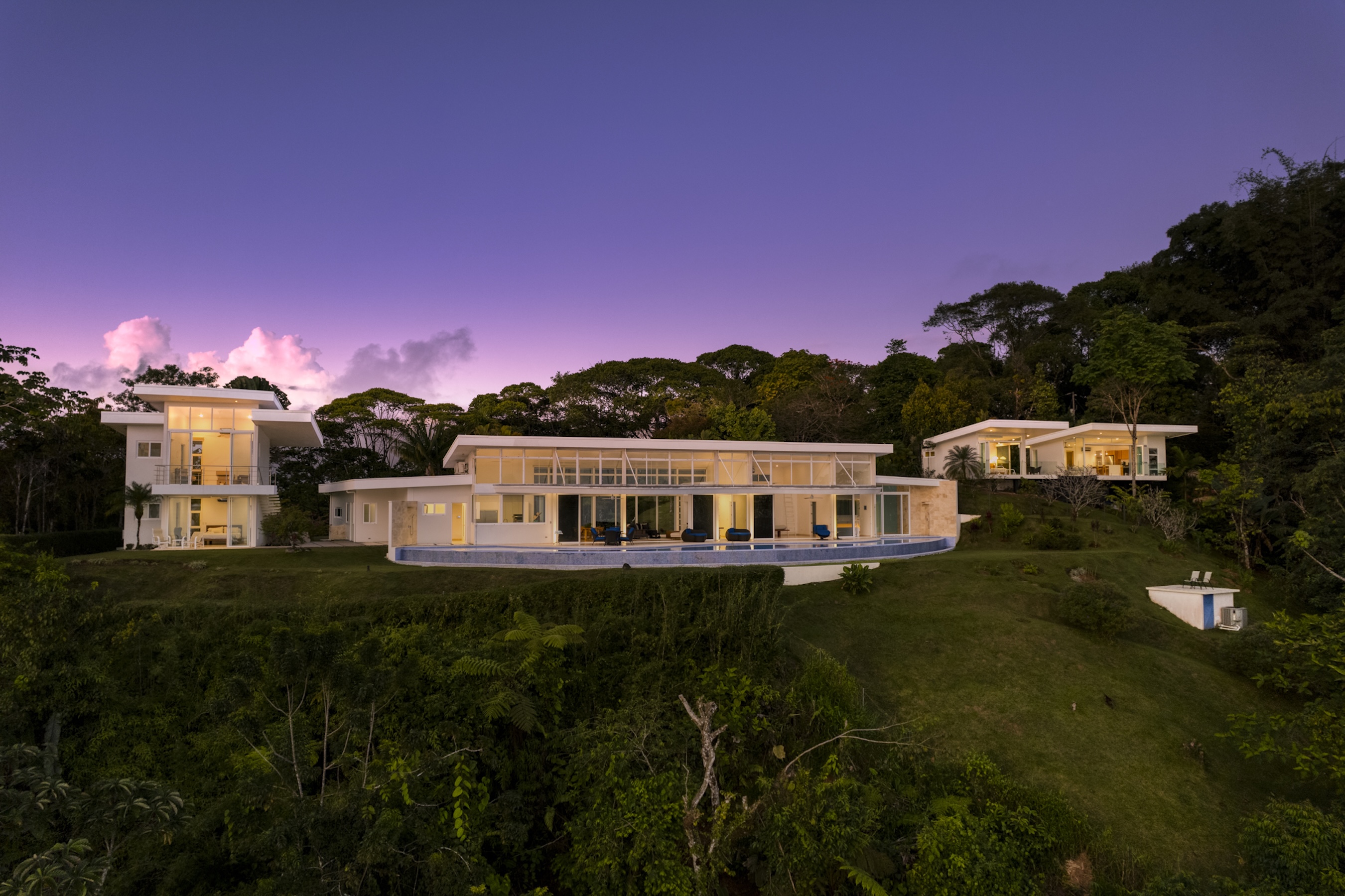CASA LUZ LUXURY RESIDENCE WITH PANORAMIC OCEAN AND SUNSET VIEWS, IN COSTA VERDE – 3.21 ACRES
