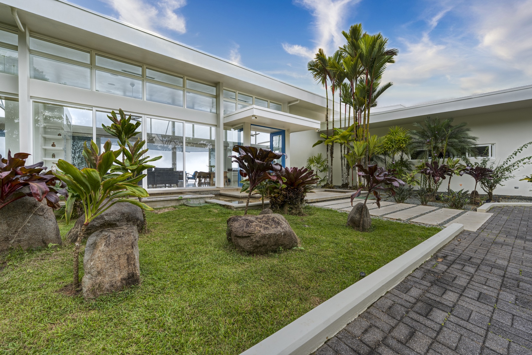 CASA LUZ LUXURY RESIDENCE WITH PANORAMIC OCEAN AND SUNSET VIEWS, IN COSTA VERDE – 3.21 ACRES