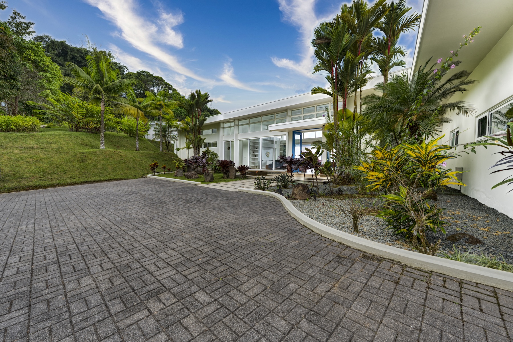 CASA LUZ LUXURY RESIDENCE WITH PANORAMIC OCEAN AND SUNSET VIEWS, IN COSTA VERDE – 3.21 ACRES
