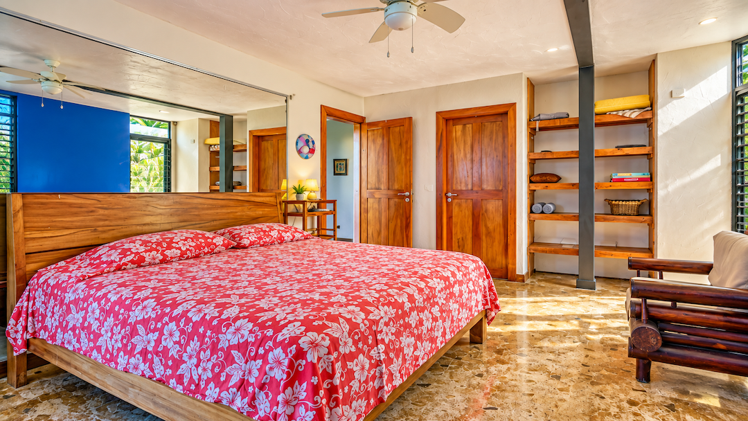 LUXURY RESIDENCE 3 BEDROOM HOME ON 6 ACRES WITH PACIFIC OCEAN VIEWS, IN MATAPALO