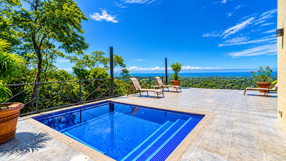 LUXURY RESIDENCE 3 BEDROOM HOME ON 6 ACRES WITH PACIFIC OCEAN VIEWS, IN MATAPALO