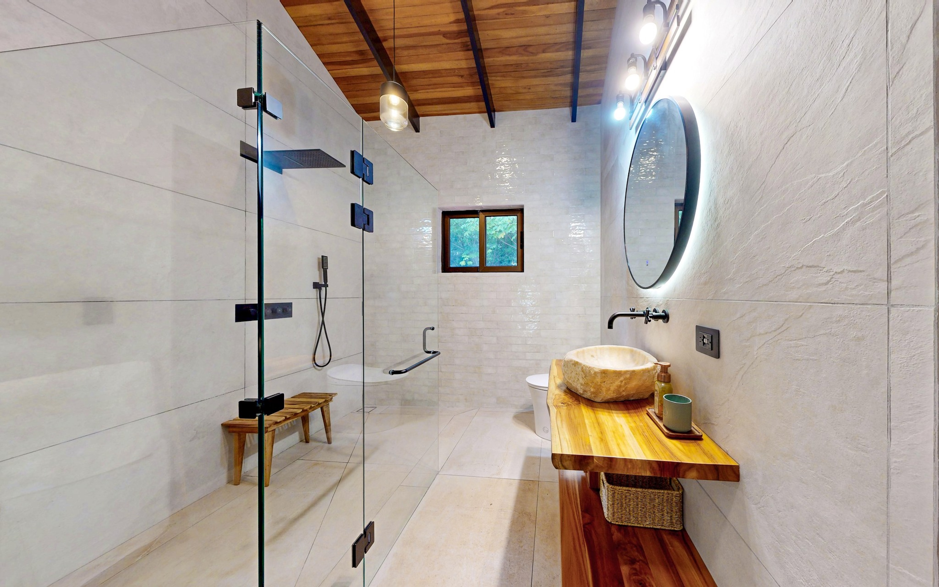 RENOVATED HOUSE WITH POOL AND SOLAR POWER IN CINCO VENTANAS, OJOCHAL – 4.17 ACRES