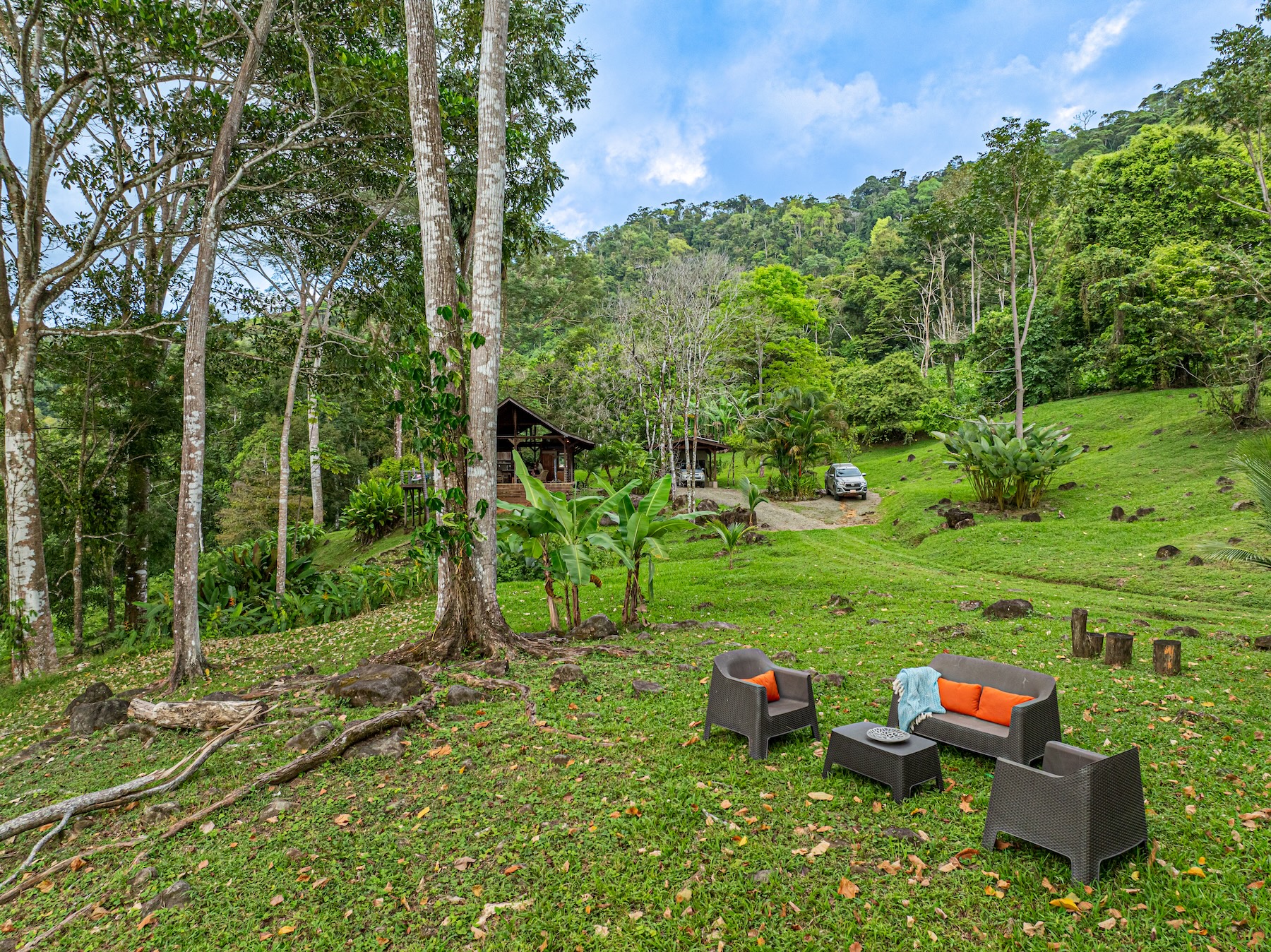 MOUNTAIN RETREAT WITH PANORAMIC OCEAN AND SUNSET VIEWS, NEAR UVITA – 12 ACRES
