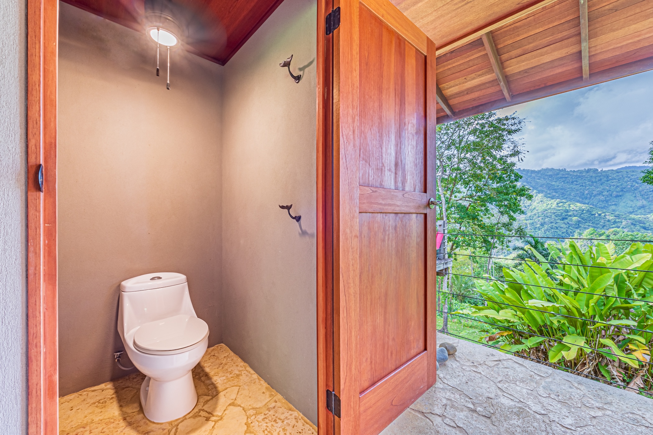 MOUNTAIN RETREAT WITH PANORAMIC OCEAN AND SUNSET VIEWS, NEAR UVITA – 12 ACRES
