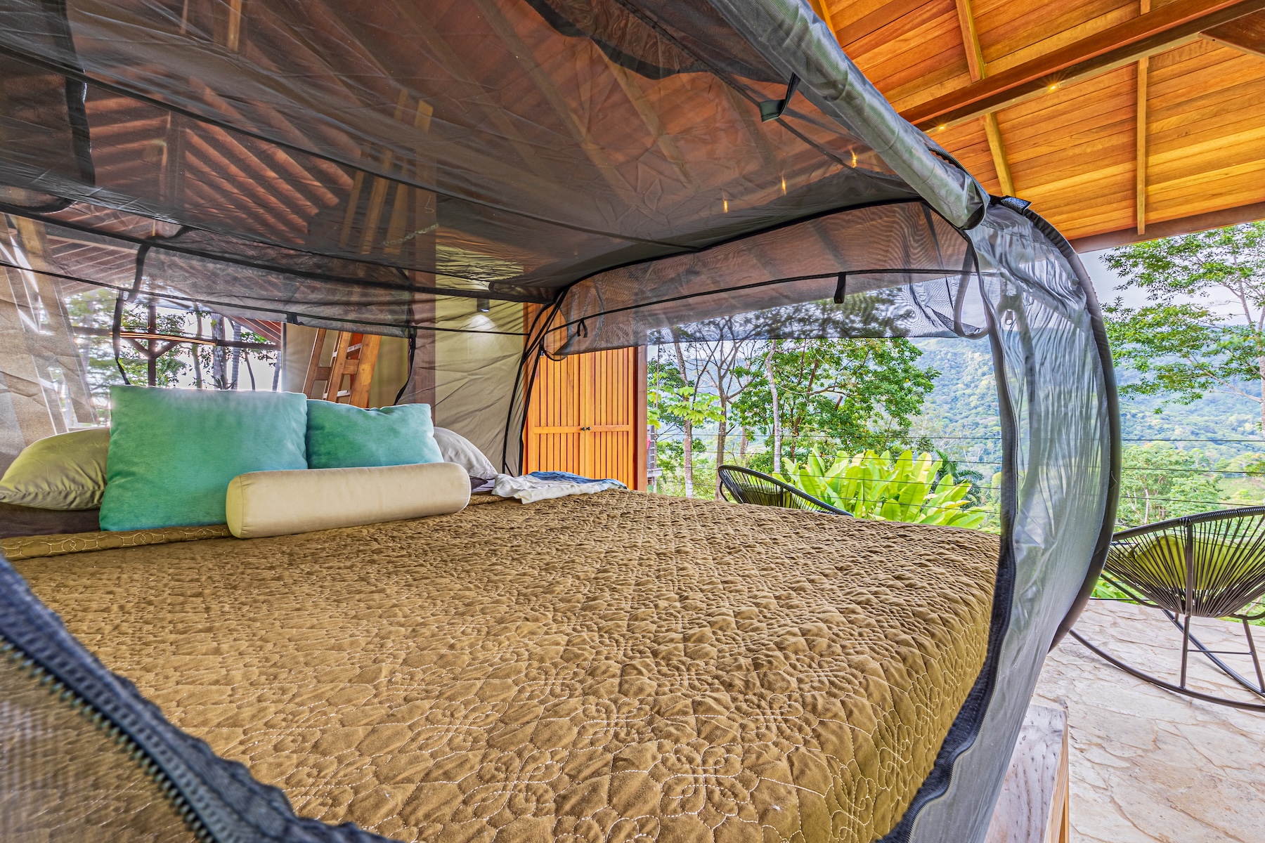 MOUNTAIN RETREAT WITH PANORAMIC OCEAN AND SUNSET VIEWS, NEAR UVITA – 12 ACRES