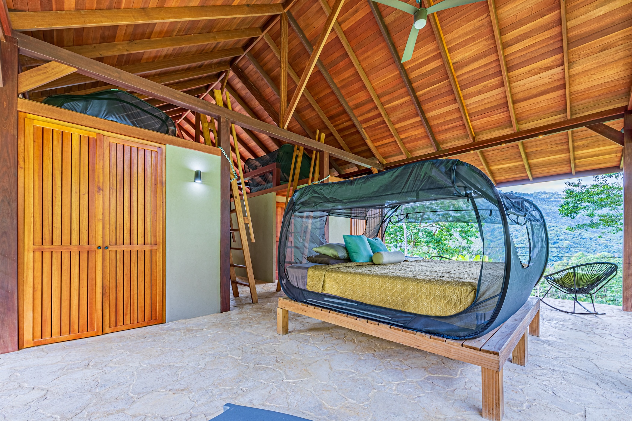 MOUNTAIN RETREAT WITH PANORAMIC OCEAN AND SUNSET VIEWS, NEAR UVITA – 12 ACRES