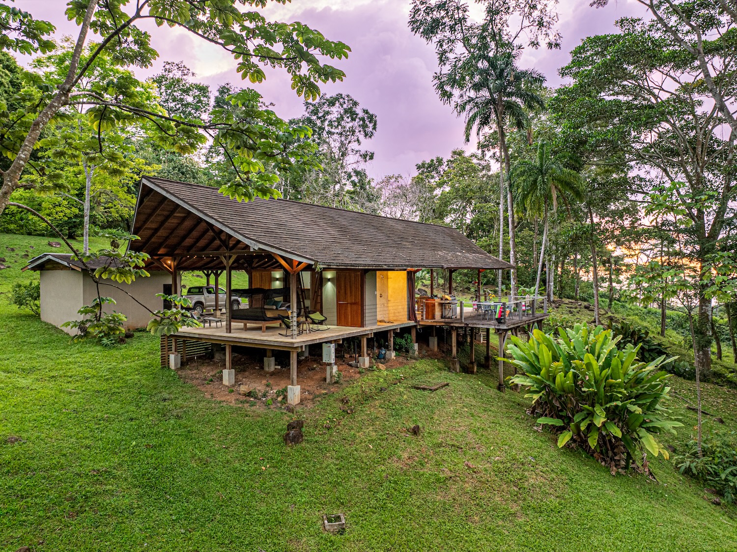 MOUNTAIN RETREAT WITH PANORAMIC OCEAN AND SUNSET VIEWS, NEAR UVITA – 12 ACRES