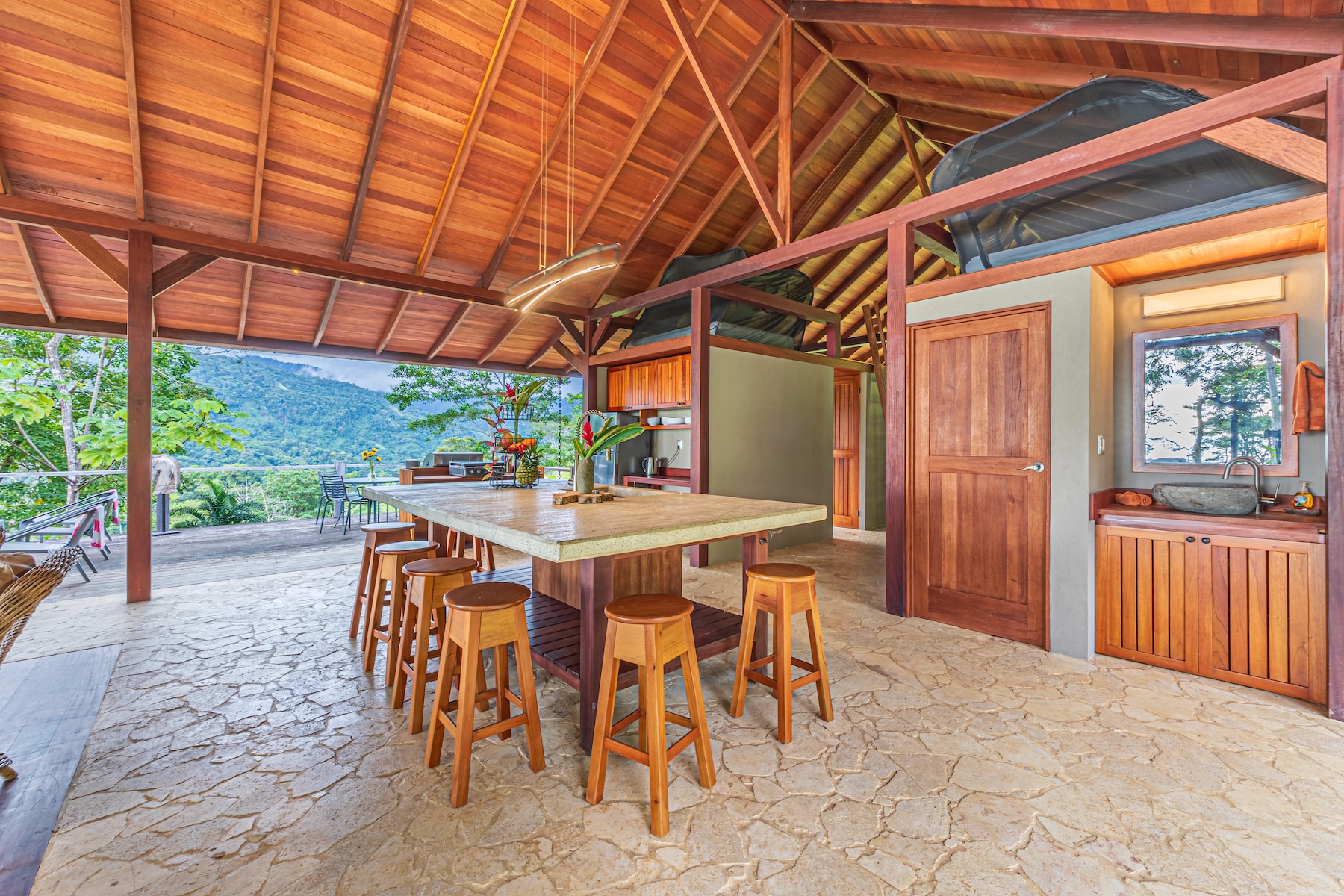 MOUNTAIN RETREAT WITH PANORAMIC OCEAN AND SUNSET VIEWS, NEAR UVITA – 12 ACRES