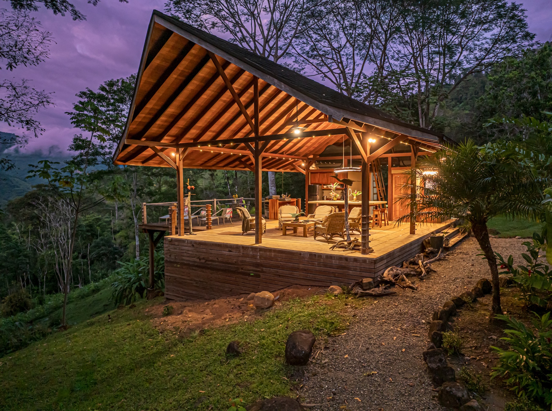 MOUNTAIN RETREAT WITH PANORAMIC OCEAN AND SUNSET VIEWS, NEAR UVITA – 12 ACRES