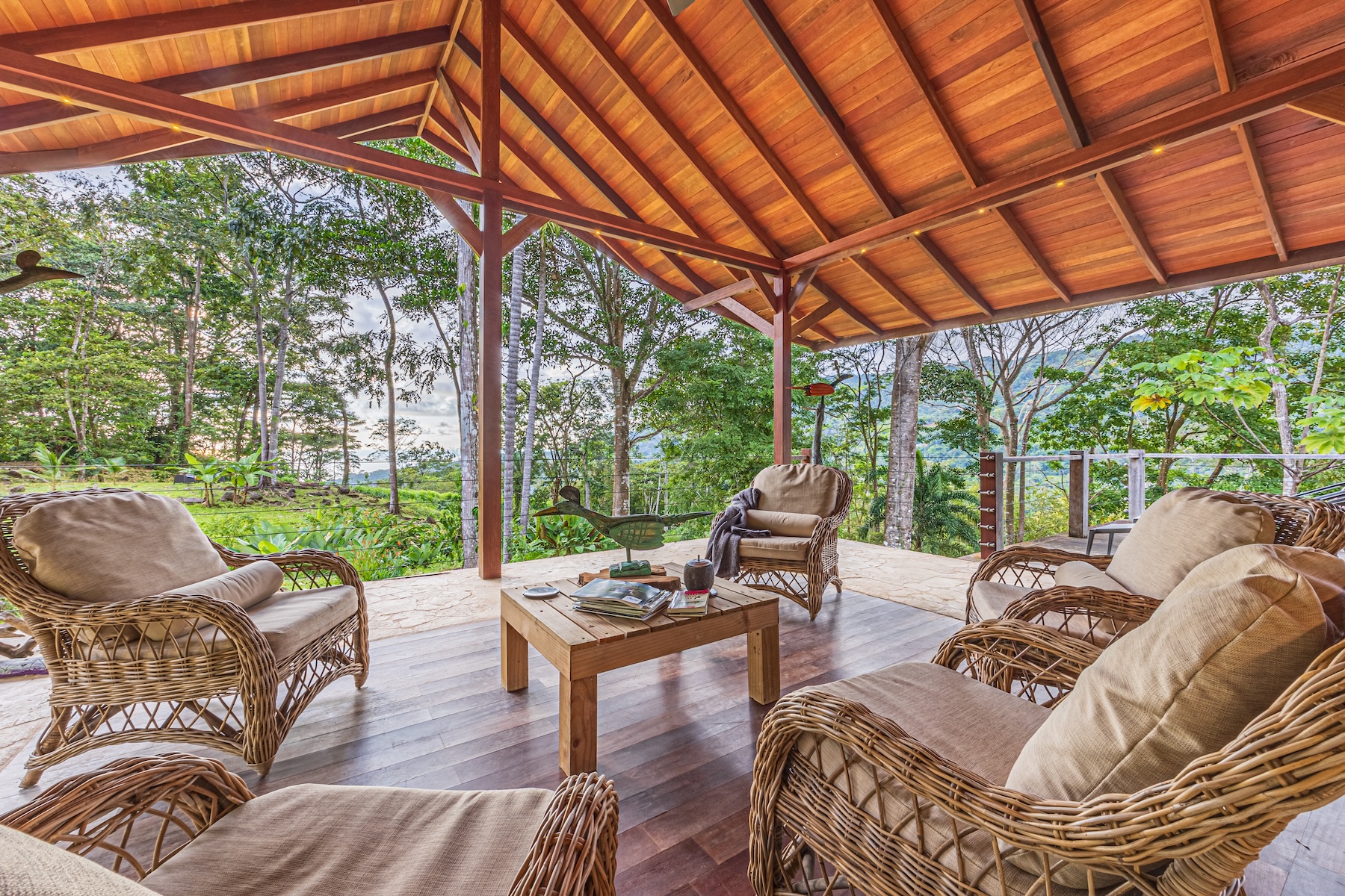 MOUNTAIN RETREAT WITH PANORAMIC OCEAN AND SUNSET VIEWS, NEAR UVITA – 12 ACRES