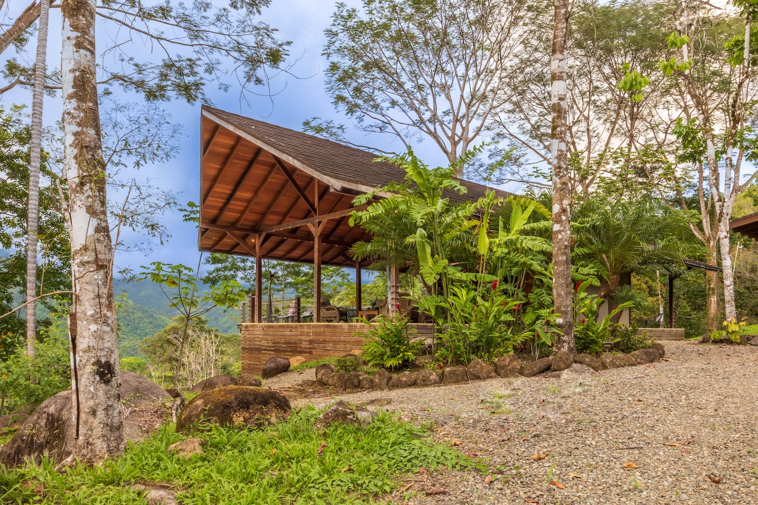 MOUNTAIN RETREAT WITH PANORAMIC OCEAN AND SUNSET VIEWS, NEAR UVITA – 12 ACRES
