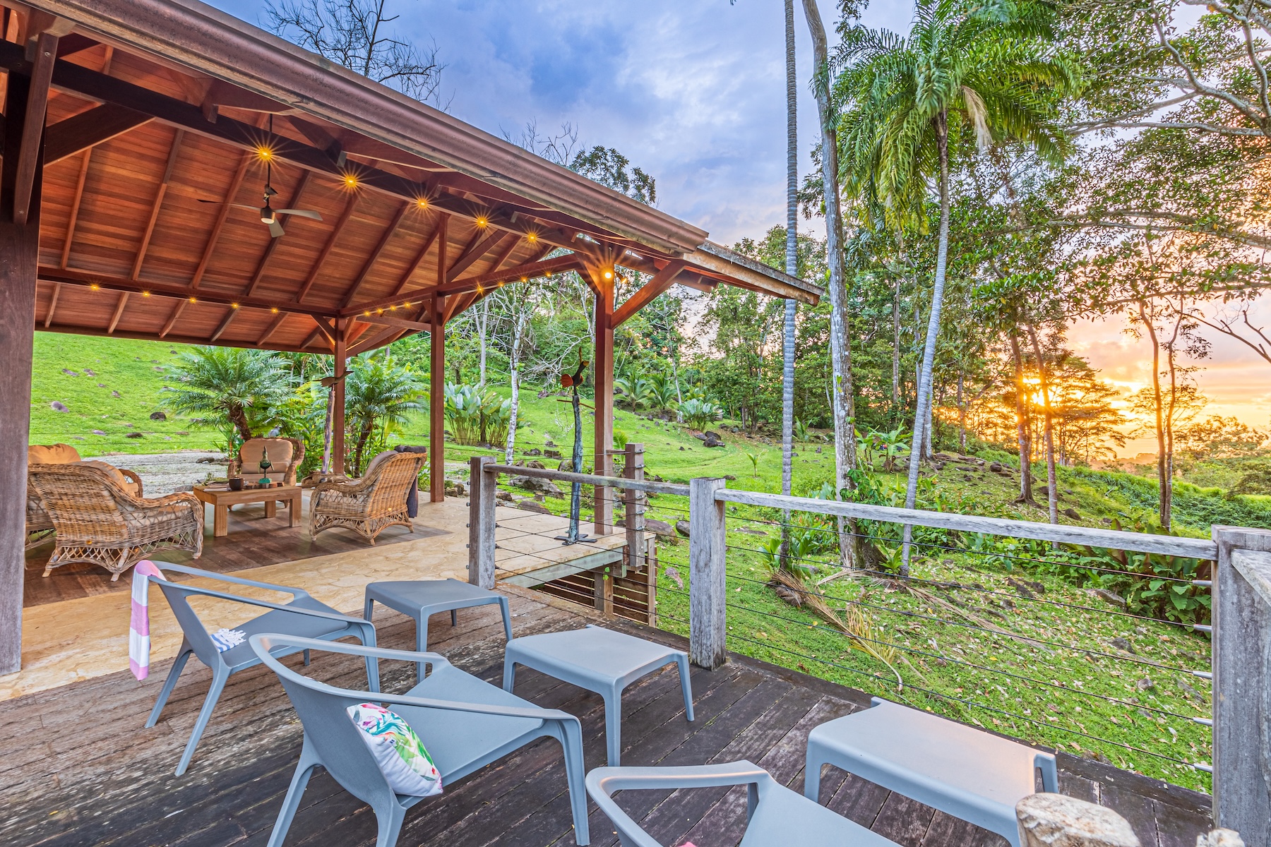 MOUNTAIN RETREAT WITH PANORAMIC OCEAN AND SUNSET VIEWS, NEAR UVITA – 12 ACRES