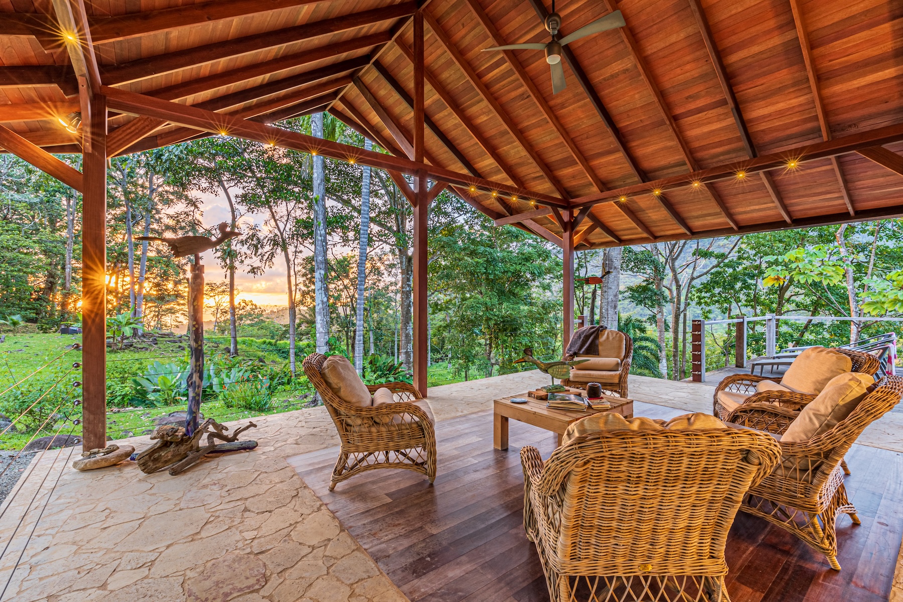 MOUNTAIN RETREAT WITH PANORAMIC OCEAN AND SUNSET VIEWS, NEAR UVITA – 12 ACRES