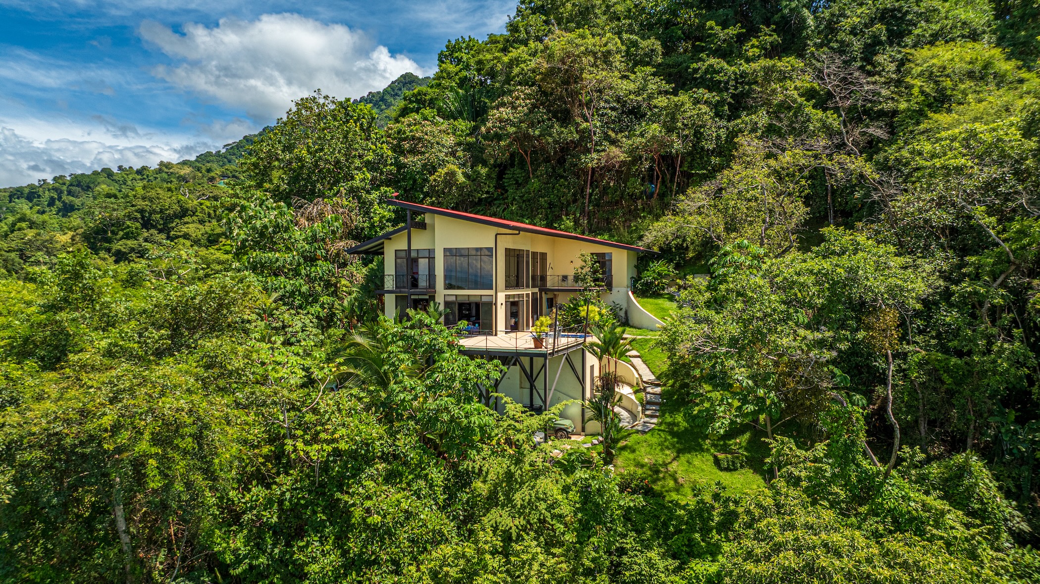 LUXURY RESIDENCE 3 BEDROOM HOME ON 6 ACRES WITH PACIFIC OCEAN VIEWS, IN MATAPALO
