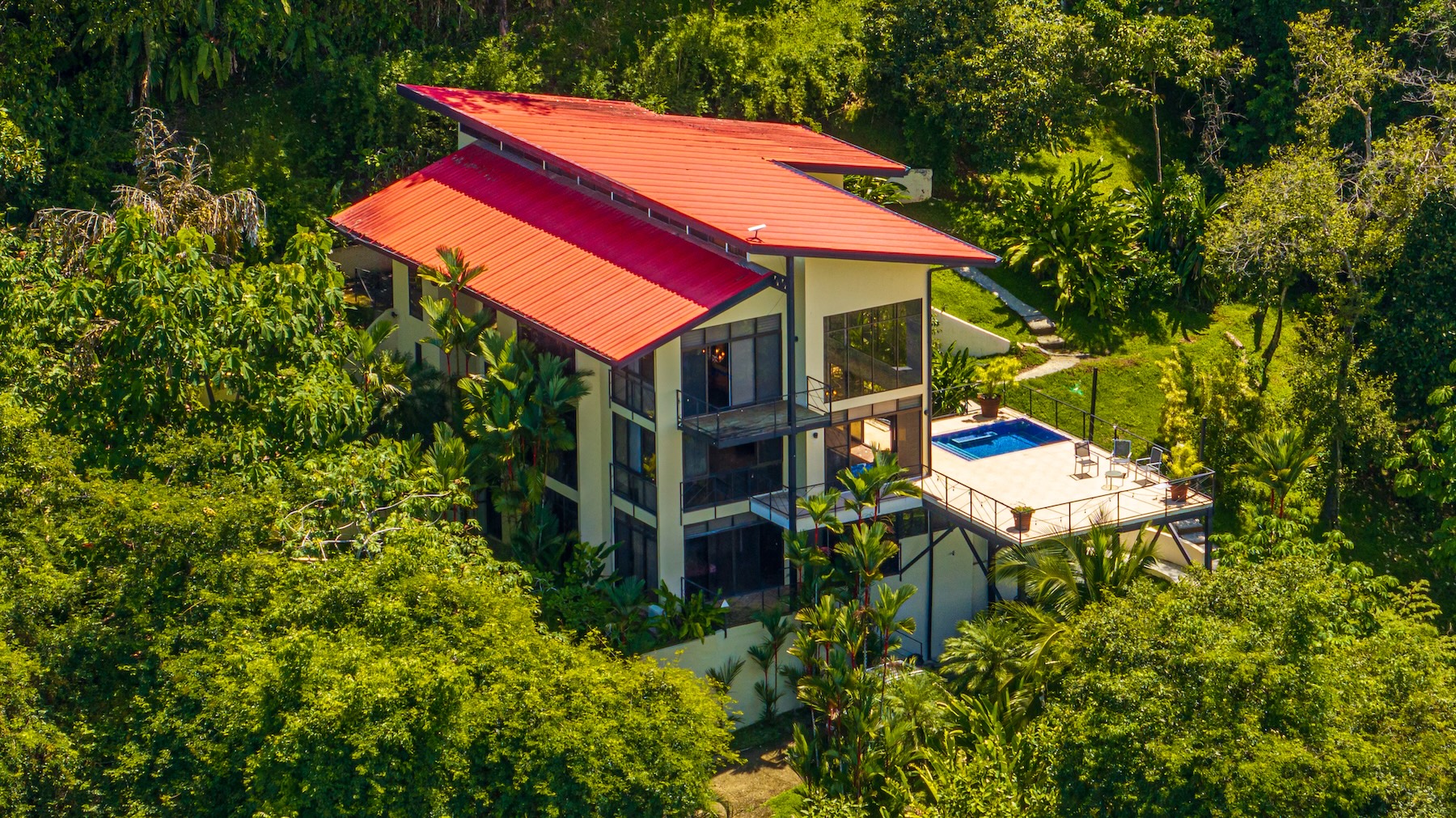 LUXURY RESIDENCE 3 BEDROOM HOME ON 6 ACRES WITH PACIFIC OCEAN VIEWS, IN MATAPALO