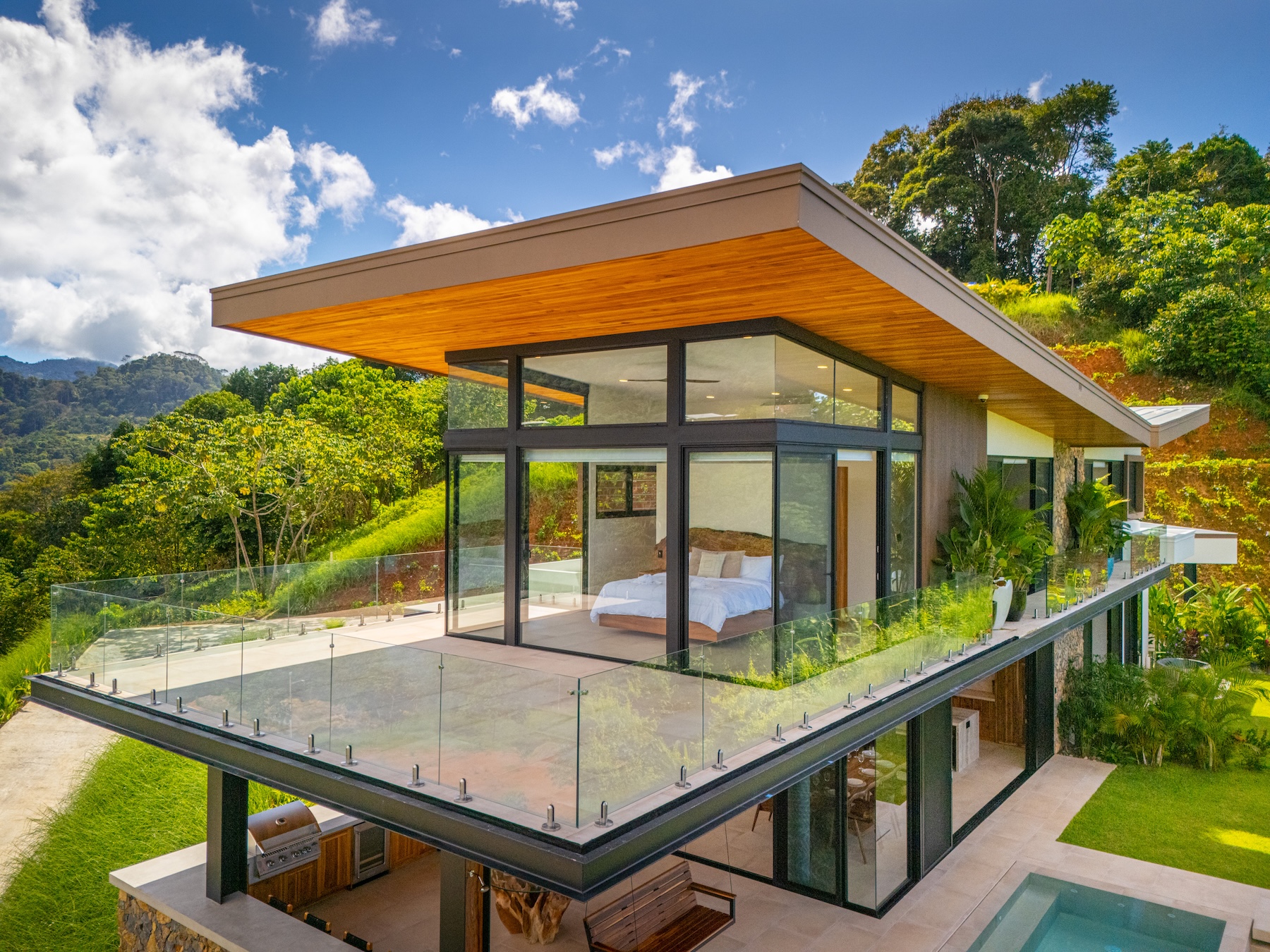 LUXURY HOME WITH OCEAN VIEWS, SOLAR POWER, AND CONTEMPORARY DESIGN, IN OJOCHAL – 1.24 ACRES