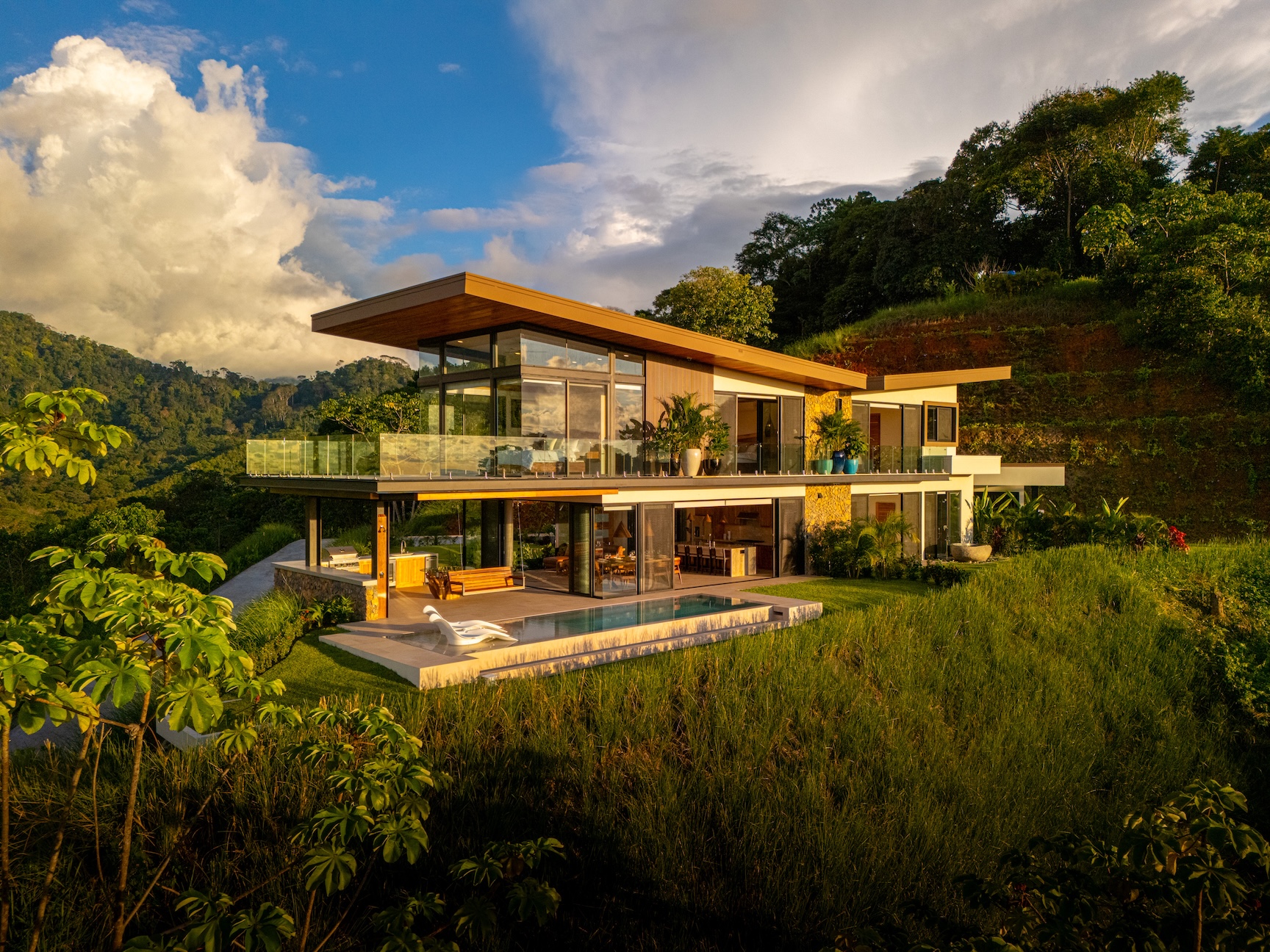 LUXURY HOME WITH OCEAN VIEWS, SOLAR POWER, AND CONTEMPORARY DESIGN, IN OJOCHAL – 1.24 ACRES