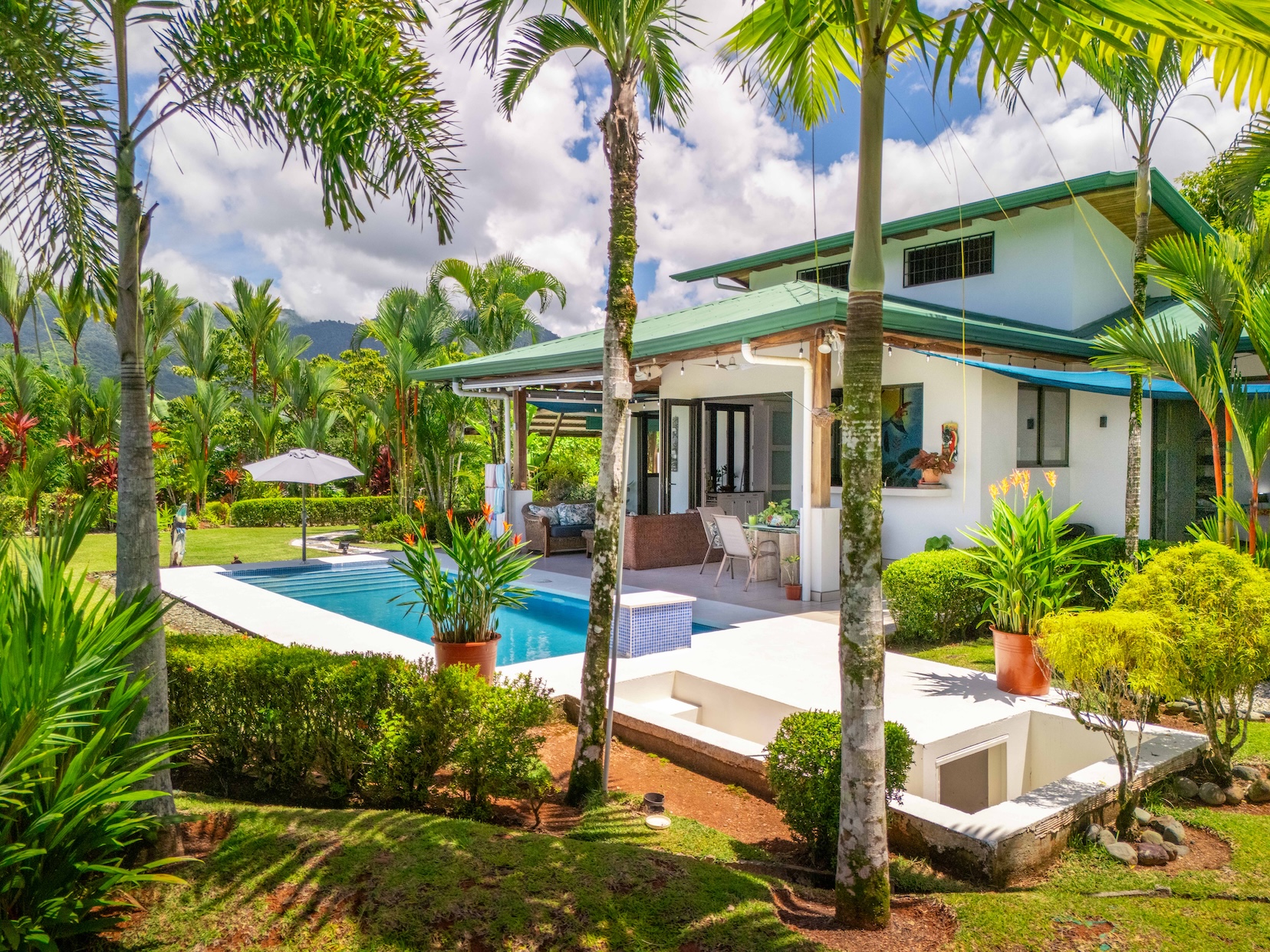 TROPICAL HOME WITH PRIVATE POOL, OCEAN AND MOUNTAIN VIEWS, IN OJOCHAL – 0.80 ACRES