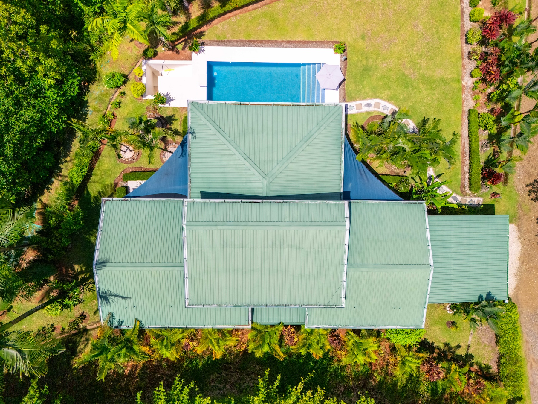 TROPICAL HOME WITH PRIVATE POOL, OCEAN AND MOUNTAIN VIEWS, IN OJOCHAL – 0.80 ACRES
