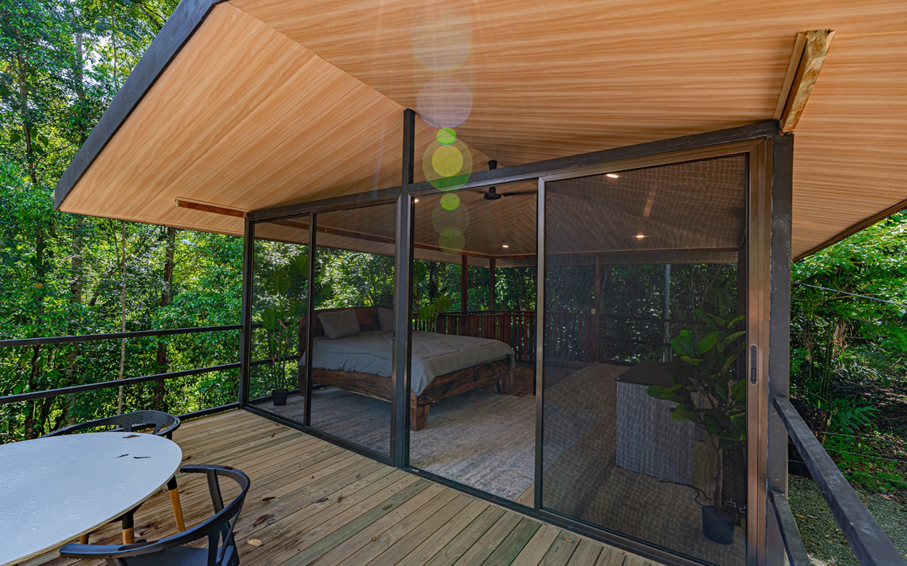 CABIN WITH DIRECT RIVER ACCESS AND PRIVATE BEACH NEAR DOMINICAL, IN PLATANILLO