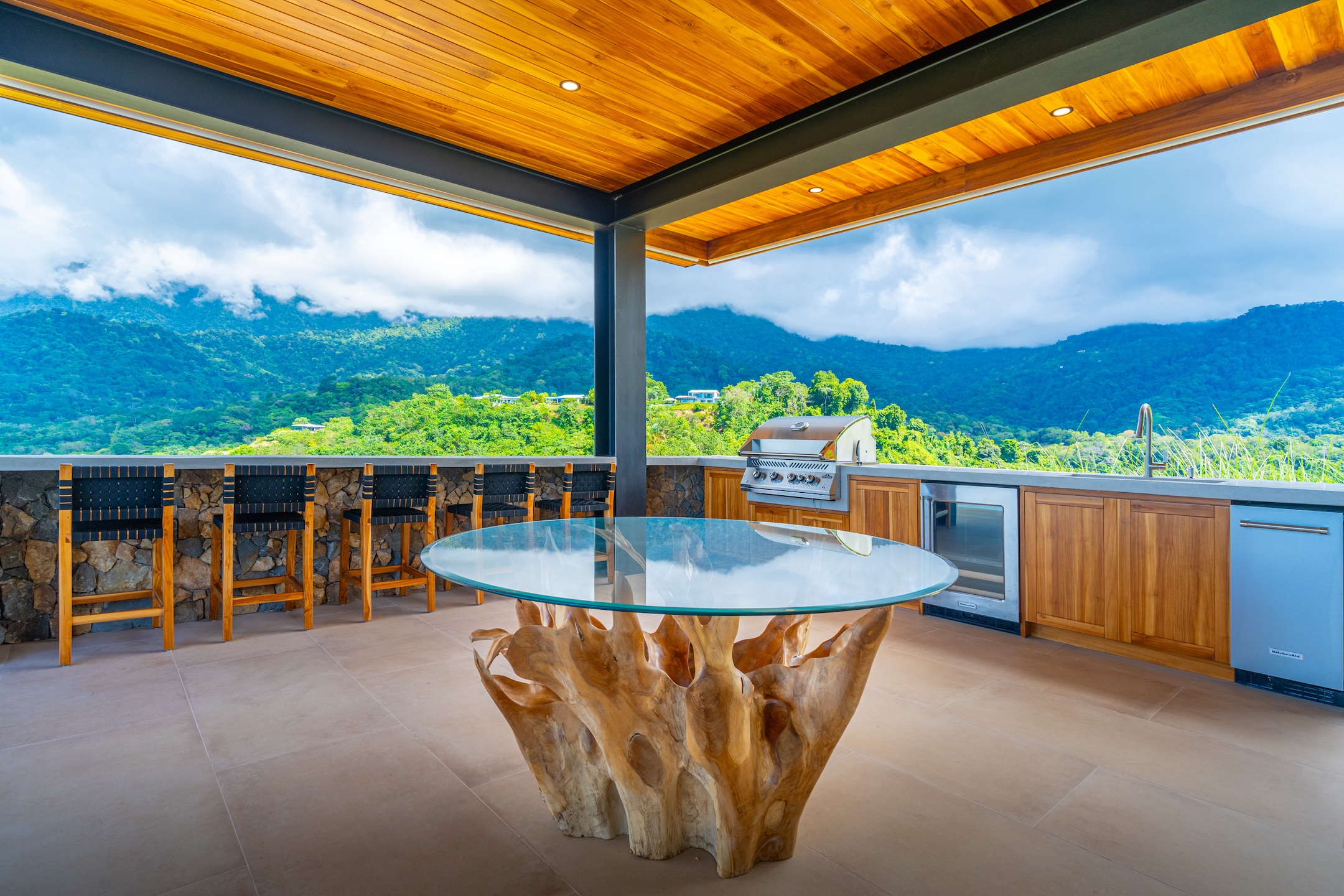 LUXURY HOME WITH OCEAN VIEWS, SOLAR POWER, AND CONTEMPORARY DESIGN, IN OJOCHAL – 1.24 ACRES