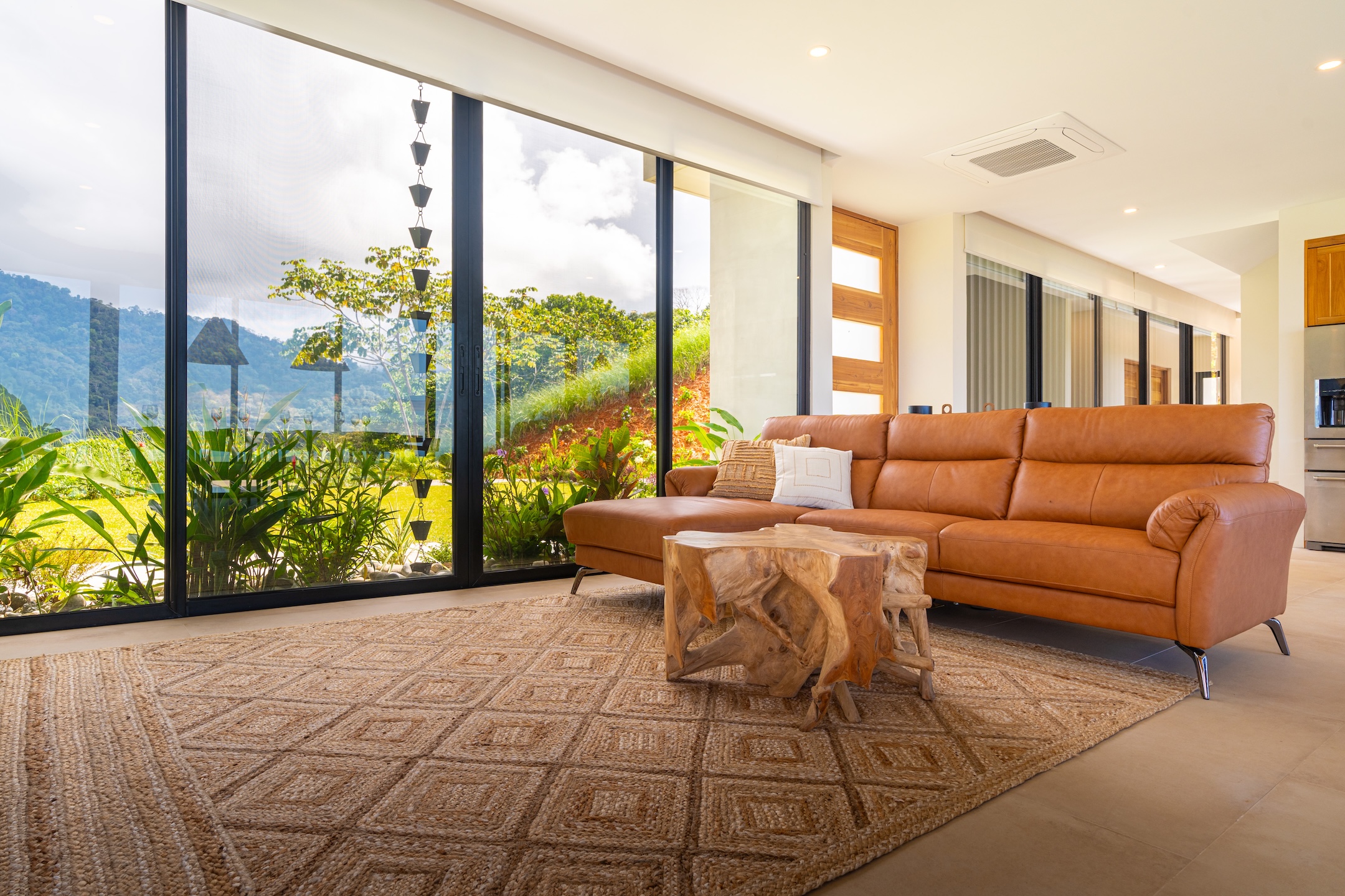 LUXURY HOME WITH OCEAN VIEWS, SOLAR POWER, AND CONTEMPORARY DESIGN, IN OJOCHAL – 1.24 ACRES
