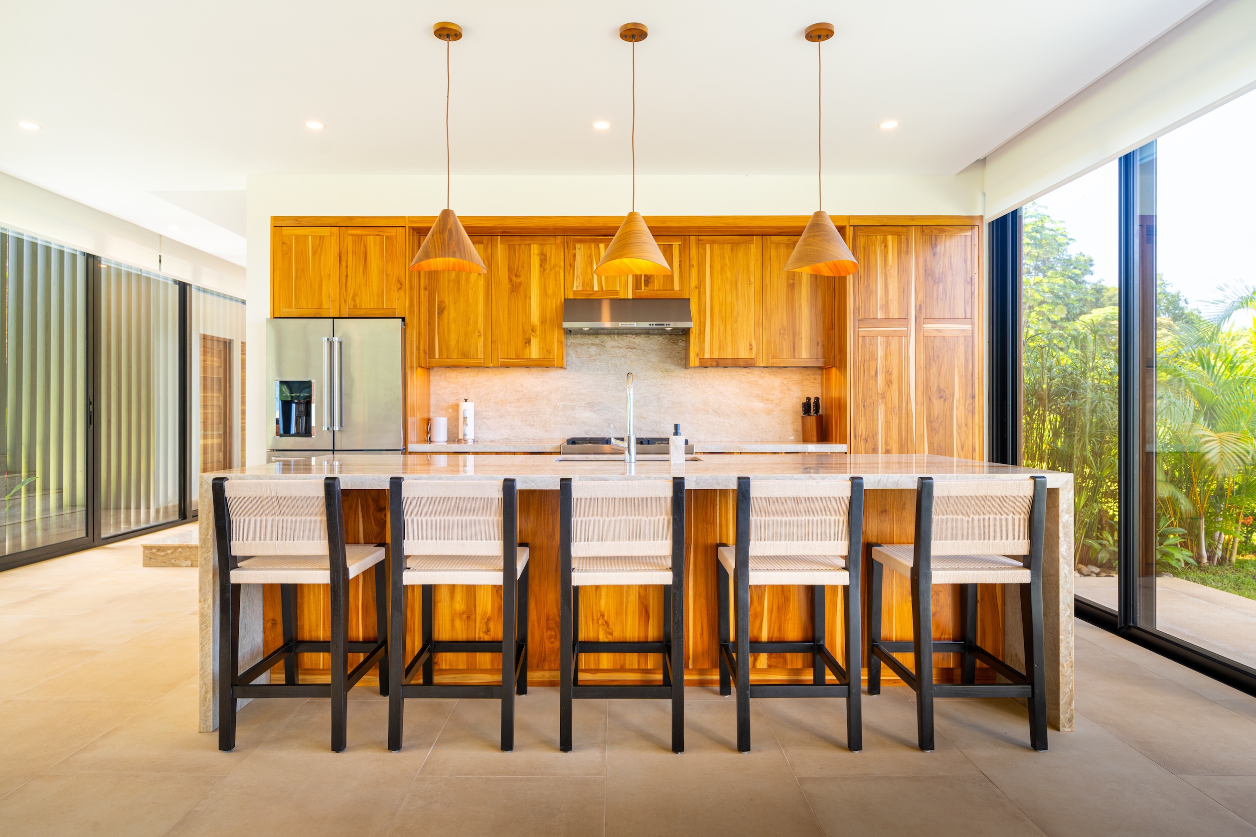LUXURY HOME WITH OCEAN VIEWS, SOLAR POWER, AND CONTEMPORARY DESIGN, IN OJOCHAL – 1.24 ACRES