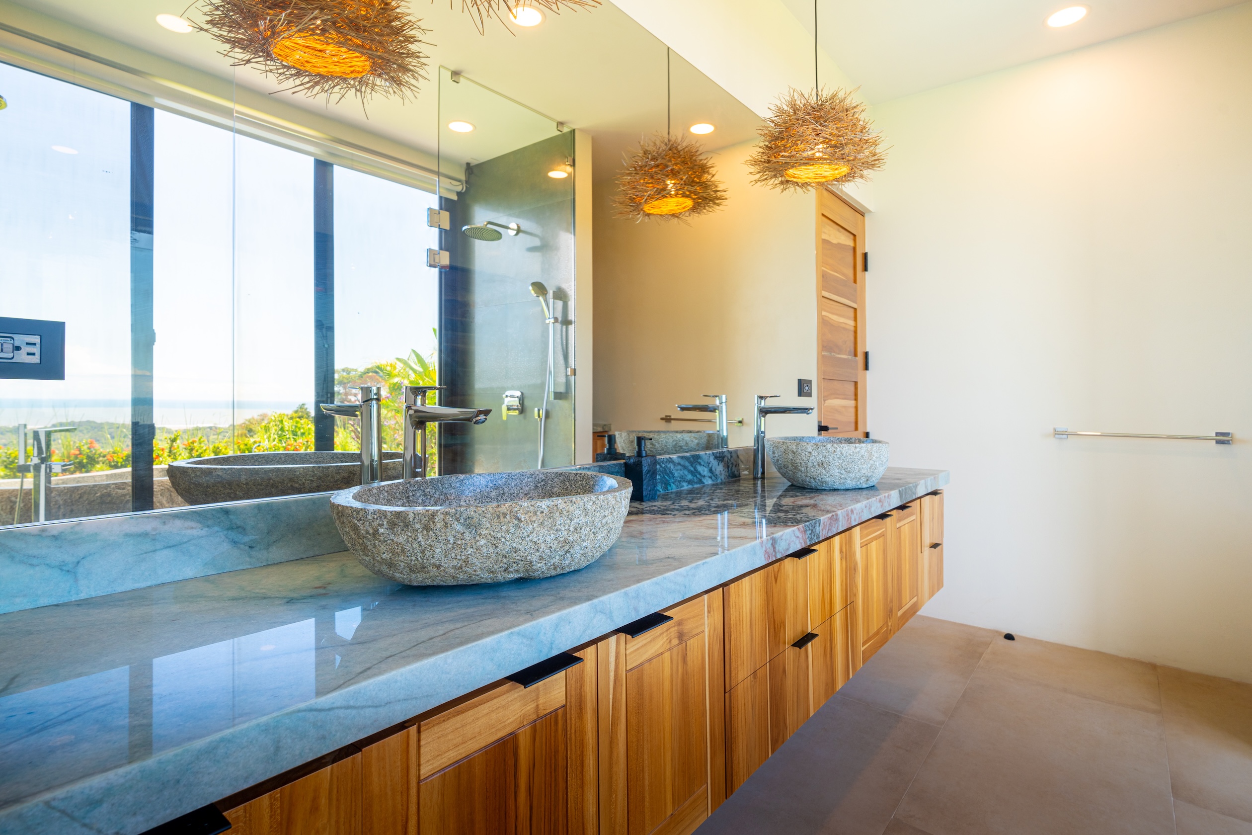 LUXURY HOME WITH OCEAN VIEWS, SOLAR POWER, AND CONTEMPORARY DESIGN, IN OJOCHAL – 1.24 ACRES