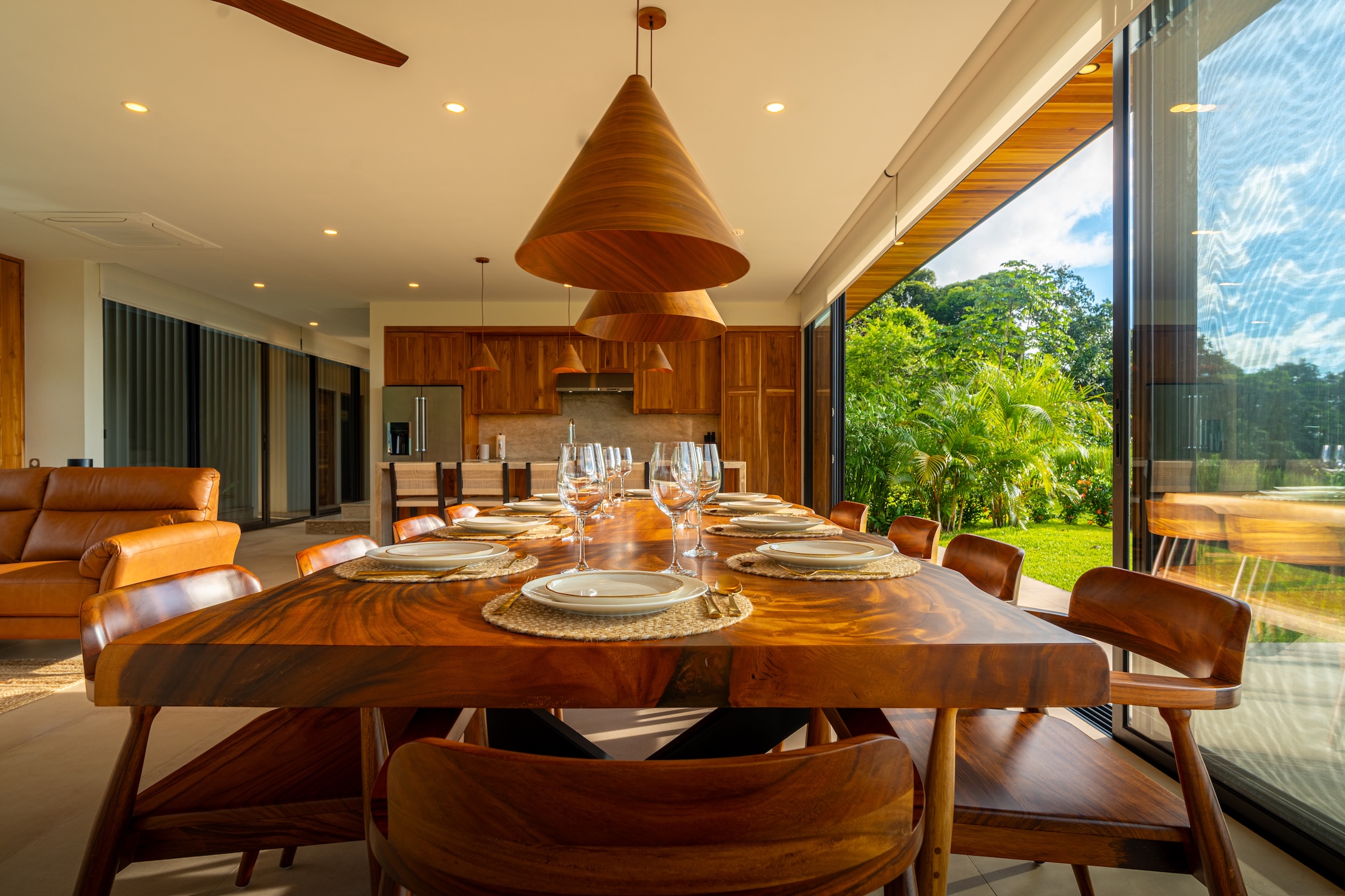 LUXURY HOME WITH OCEAN VIEWS, SOLAR POWER, AND CONTEMPORARY DESIGN, IN OJOCHAL – 1.24 ACRES